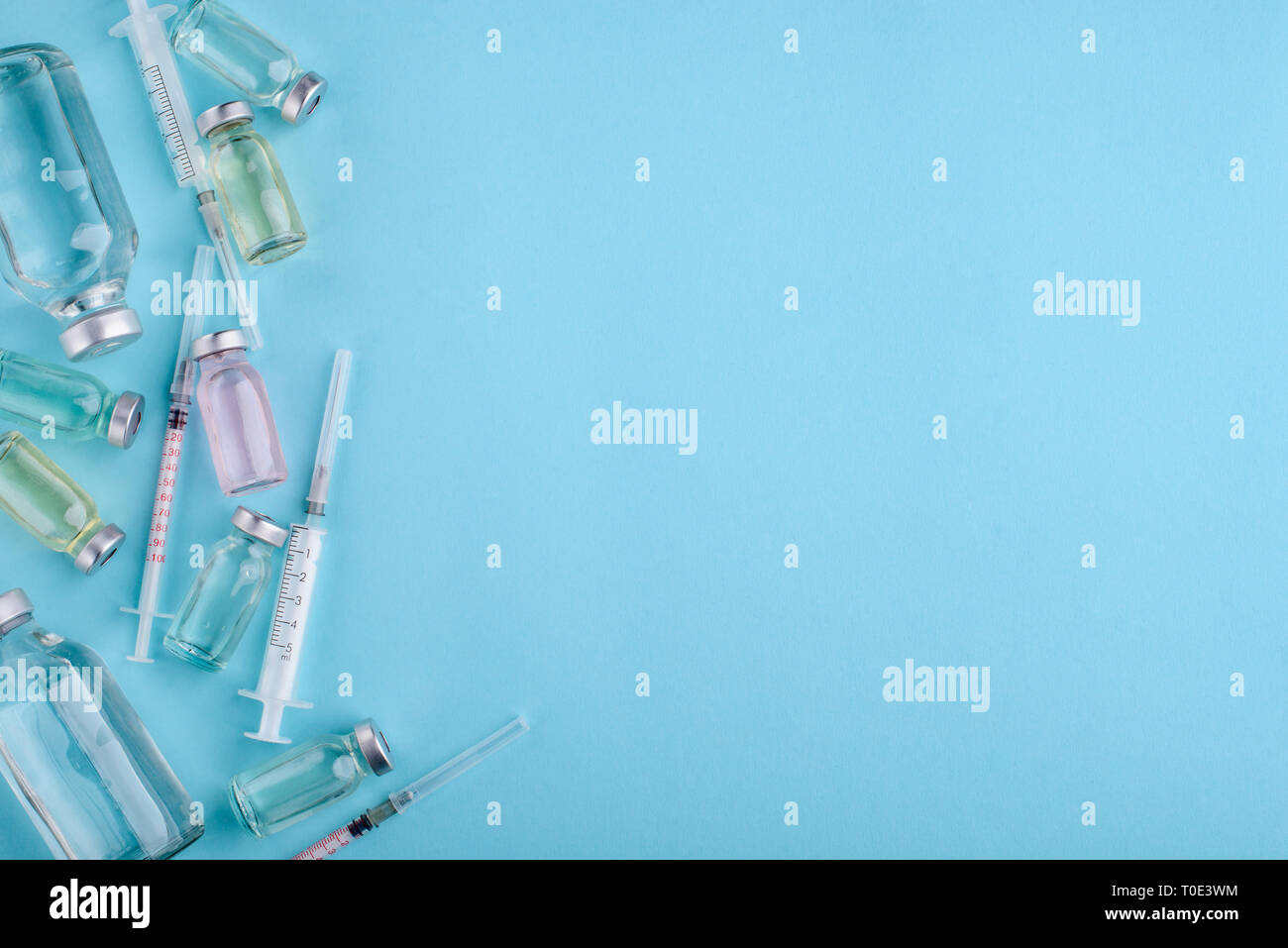 Ampoules, bouteilles et seringues Banque D'Images