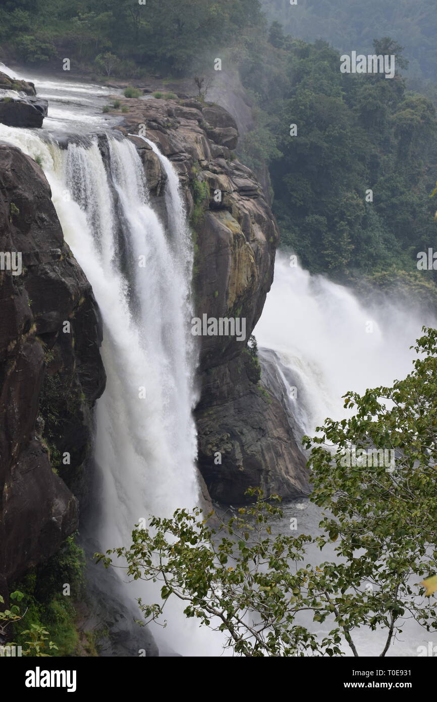 cascades d'ailleurs les dieux du kerala sont des pays de la région Banque D'Images