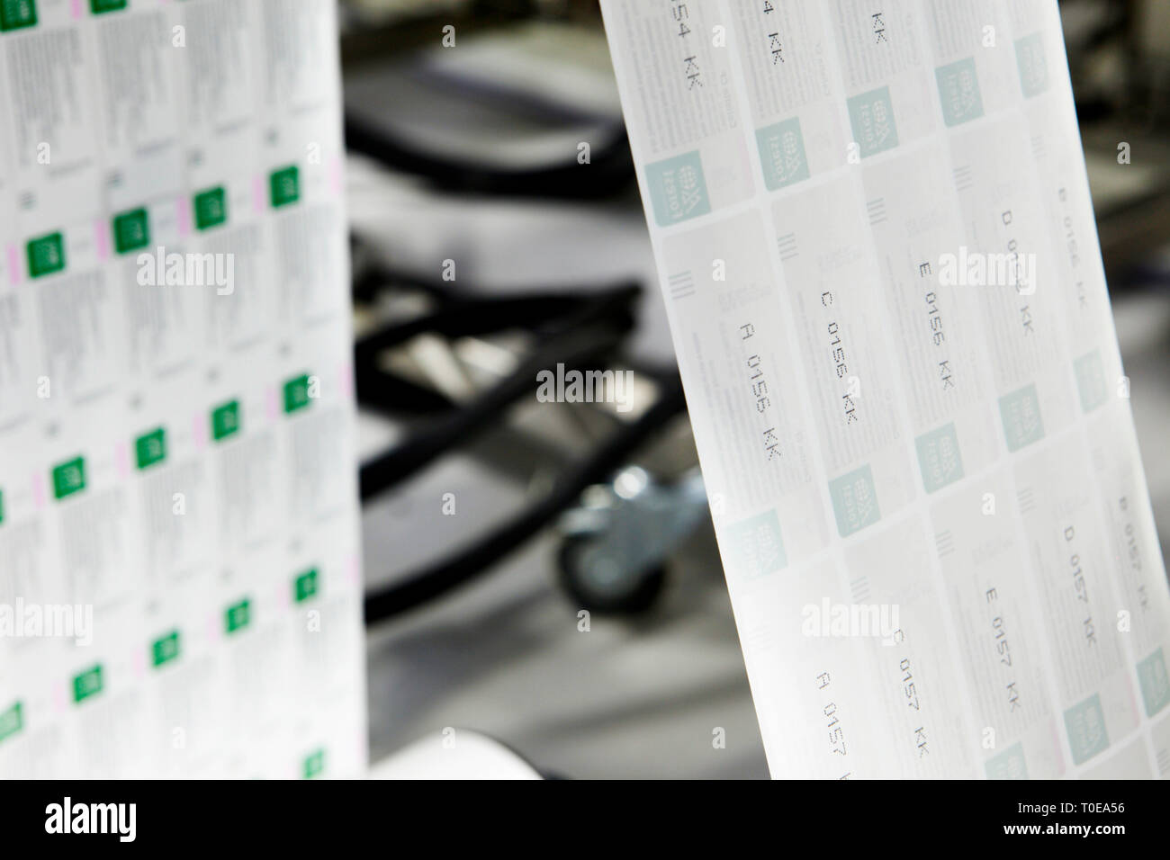 Les machines industrielles utilisées dans l'impression d'emballage de produits pharmaceutiques Banque D'Images