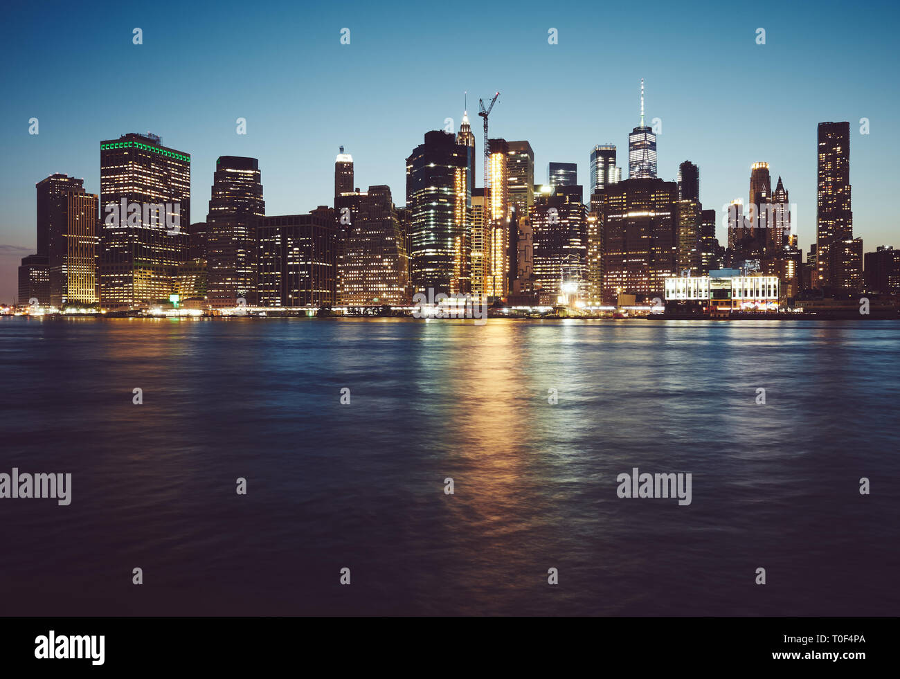 Manhattan at blue hour, tons de couleur photo, New York City, USA. Banque D'Images