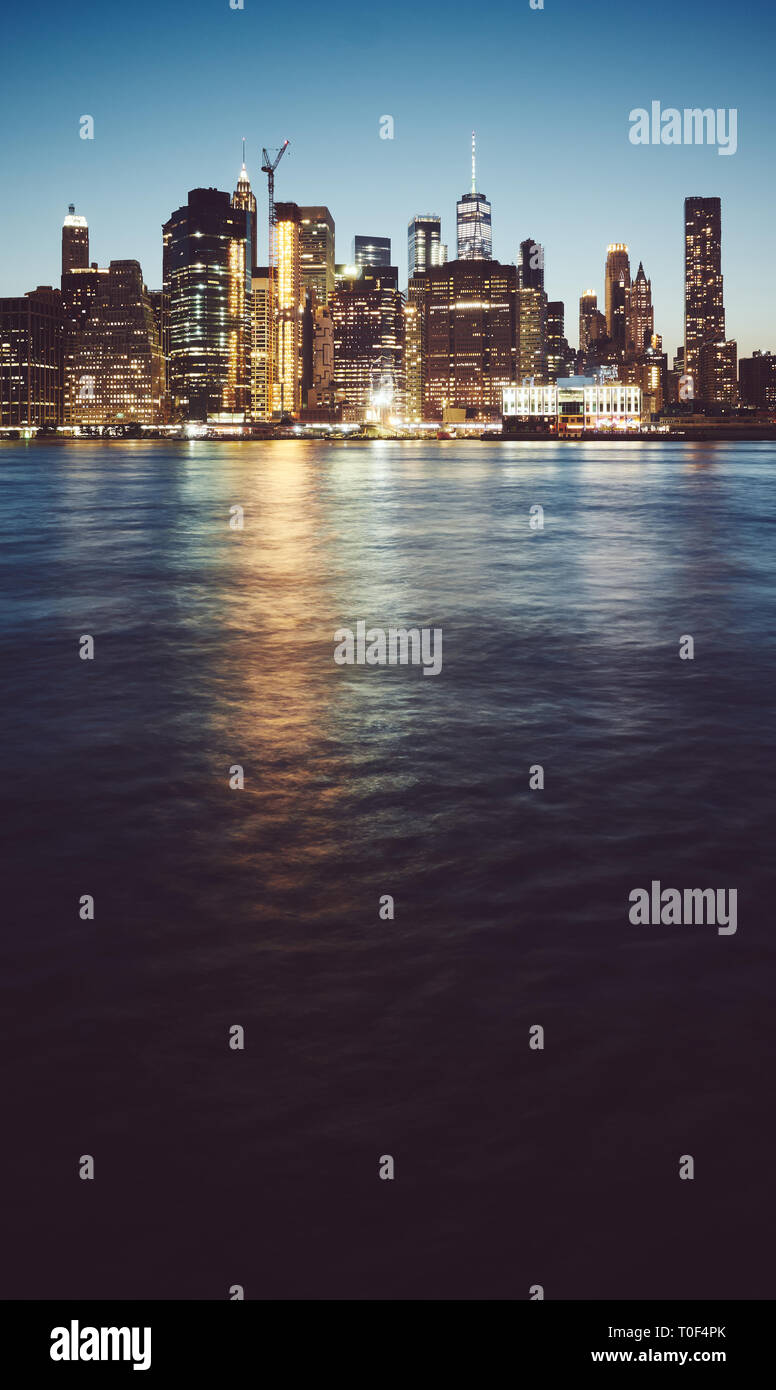 Manhattan at blue hour, tons de couleur photo, New York City, USA. Banque D'Images