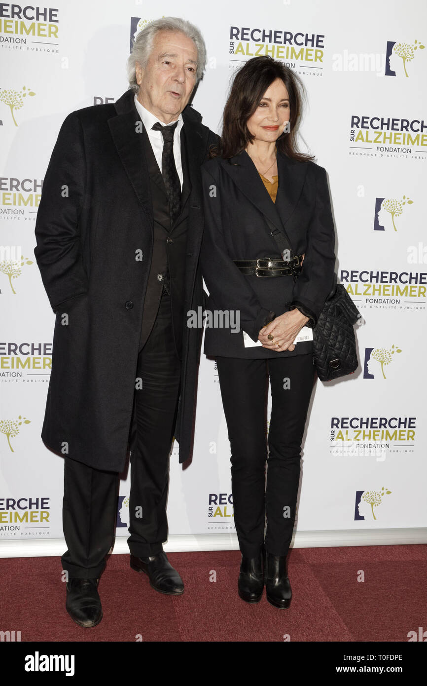 Paris, France. 18 Mar, 2019. Acteurs Pierre Arditi et Evelyne Bouix assister au 14e Gala de Charité contre la maladie d'Alzheimer à l'Olympia le 18 mars 2019 à Paris, France. Credit : Bernard Menigault/Alamy Live News Banque D'Images