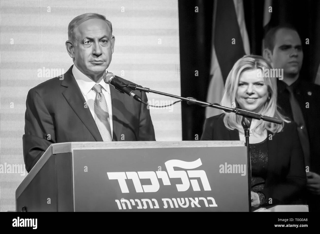 TEL AVIV, ISRAËL. 17 mars, 2015. Le premier ministre israélien Benjamin Netanyahu avec son épouse Sara Netanyahou par lui parler au Likoud event Banque D'Images