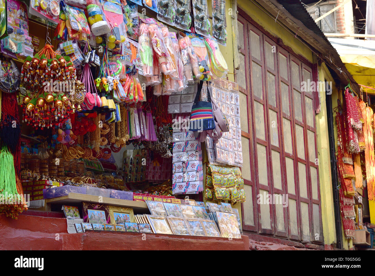 Guwahati Assam, Inde,- 10 Février 2019 : Street market shop au Temple kamakhya road Banque D'Images