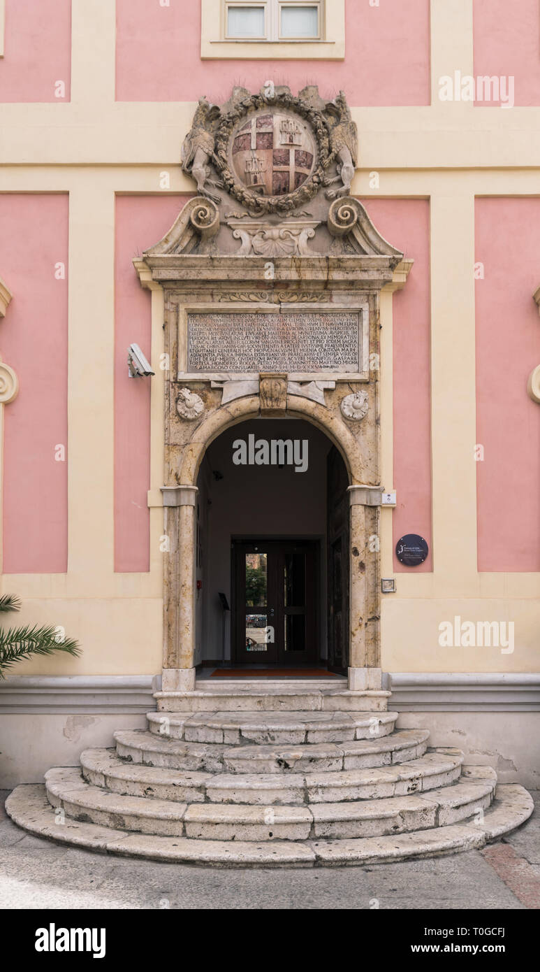 Cagliari, Italie - 17 août 2016 : historique restauré, transformé en musée avec des expositions d'art contemporain. Banque D'Images