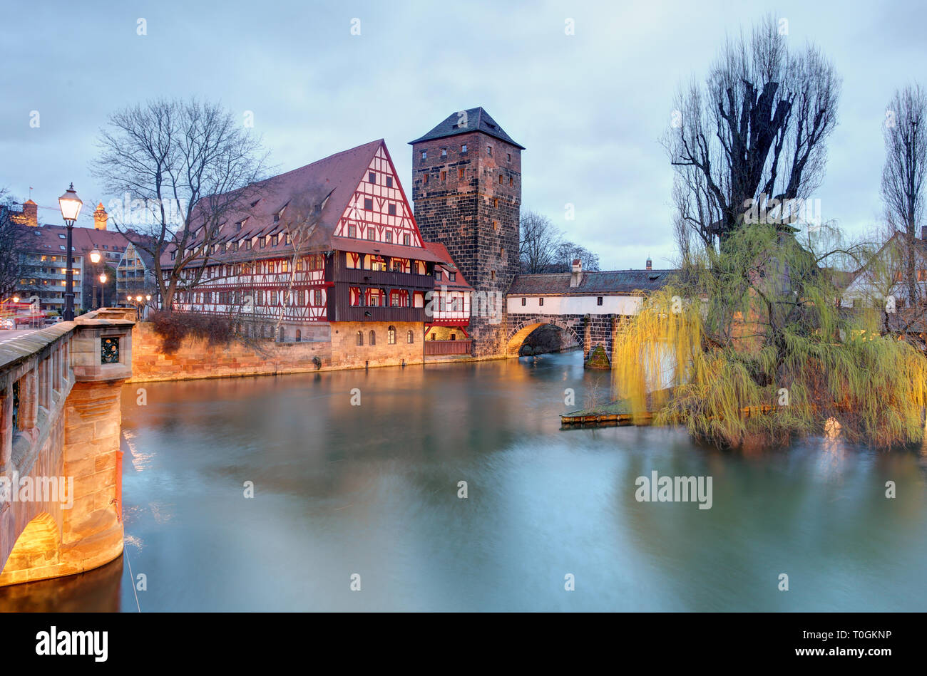 La ville de Nuremberg, en Allemagne, au bord de la rivière Pegnitz Banque D'Images