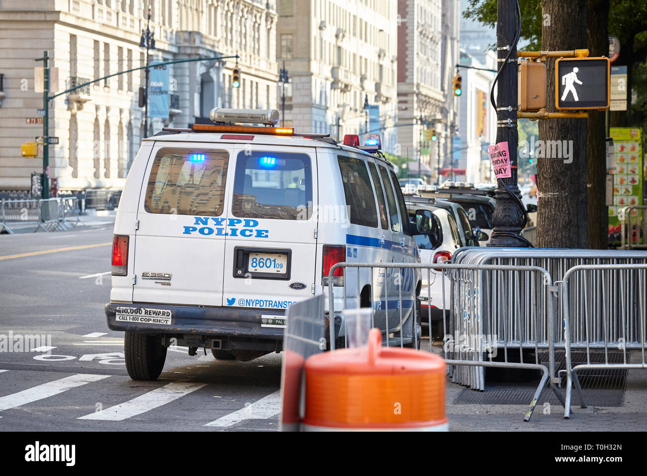 New York, USA - 01 juillet 2018 : Le NYPD véhicule stationné par l'entrée ouest de Central Park. Banque D'Images