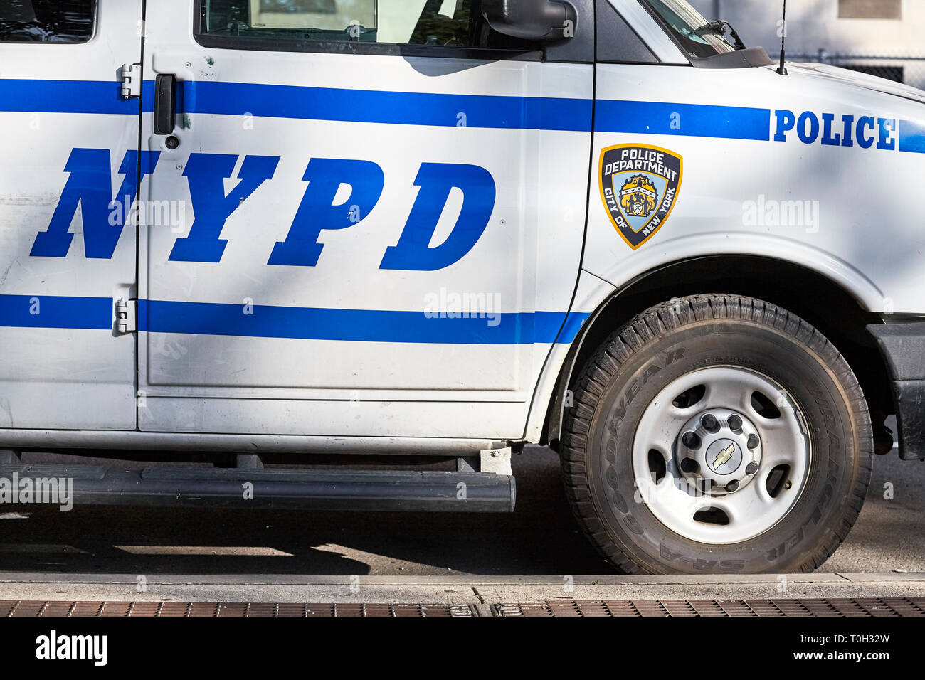 New York, USA - 01 juillet 2018 : Photo d'un véhicule stationné de NYPD dans une rue de Manhattan. Banque D'Images