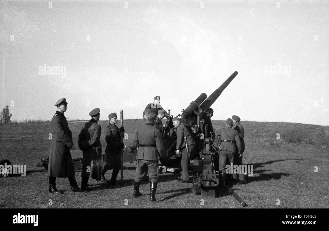 Wehrmacht Schwere Kanone s.K 18 10 cm (10,5 cm) - Armée allemande artillerie lourde sK 18 10cm (10.5cm) Banque D'Images