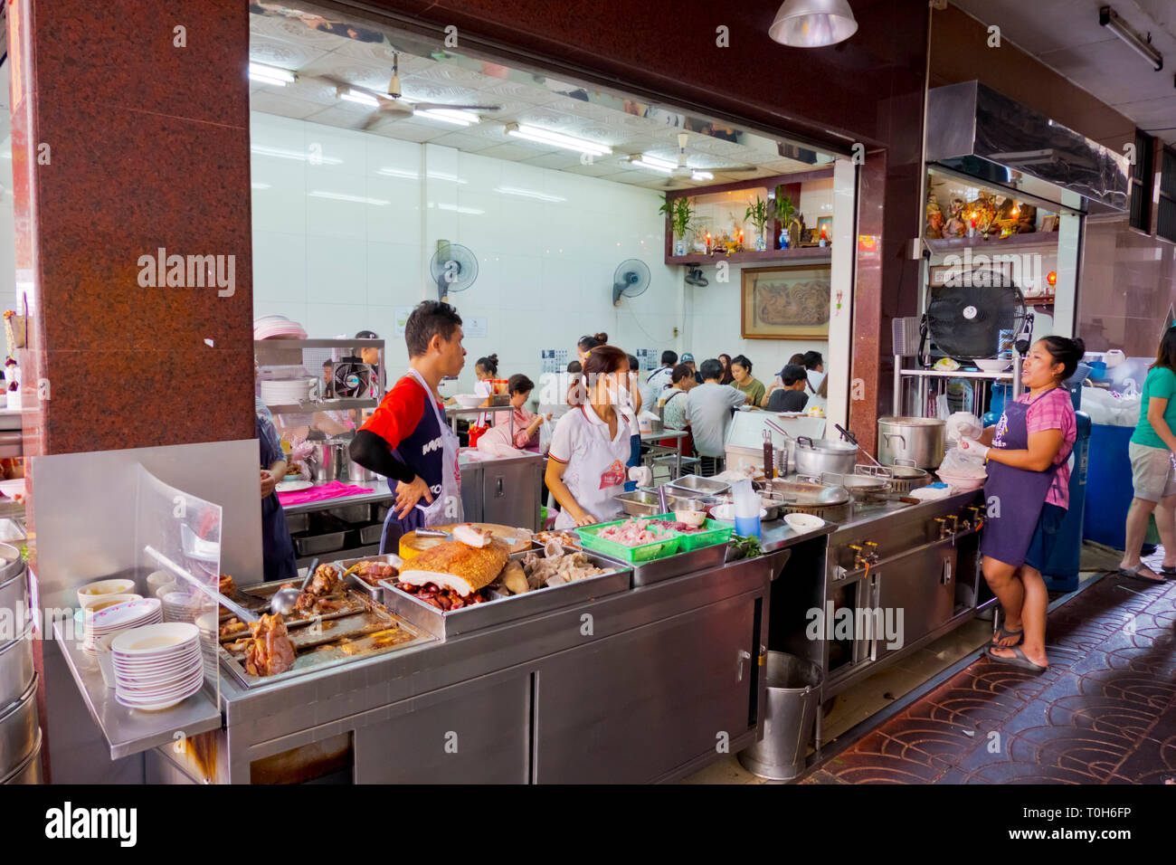 Nai Ek Roll Noodle, Yaowarat Road, Chinatown, Bangkok, Thaïlande Banque D'Images