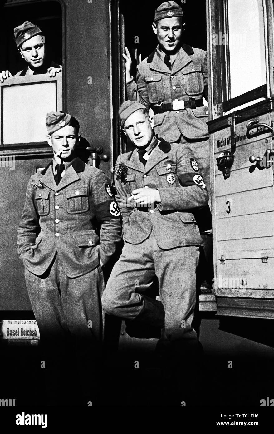 Le national-socialisme, organisations, Reichsarbeitsdienst (Service du travail du Reich), les hommes de service du travail du Reich Fritz Merkl, Otto Dorfner et Hans Wimmer, sur le retour, 1938 Additional-Rights Clearance-Info,--Not-Available Banque D'Images