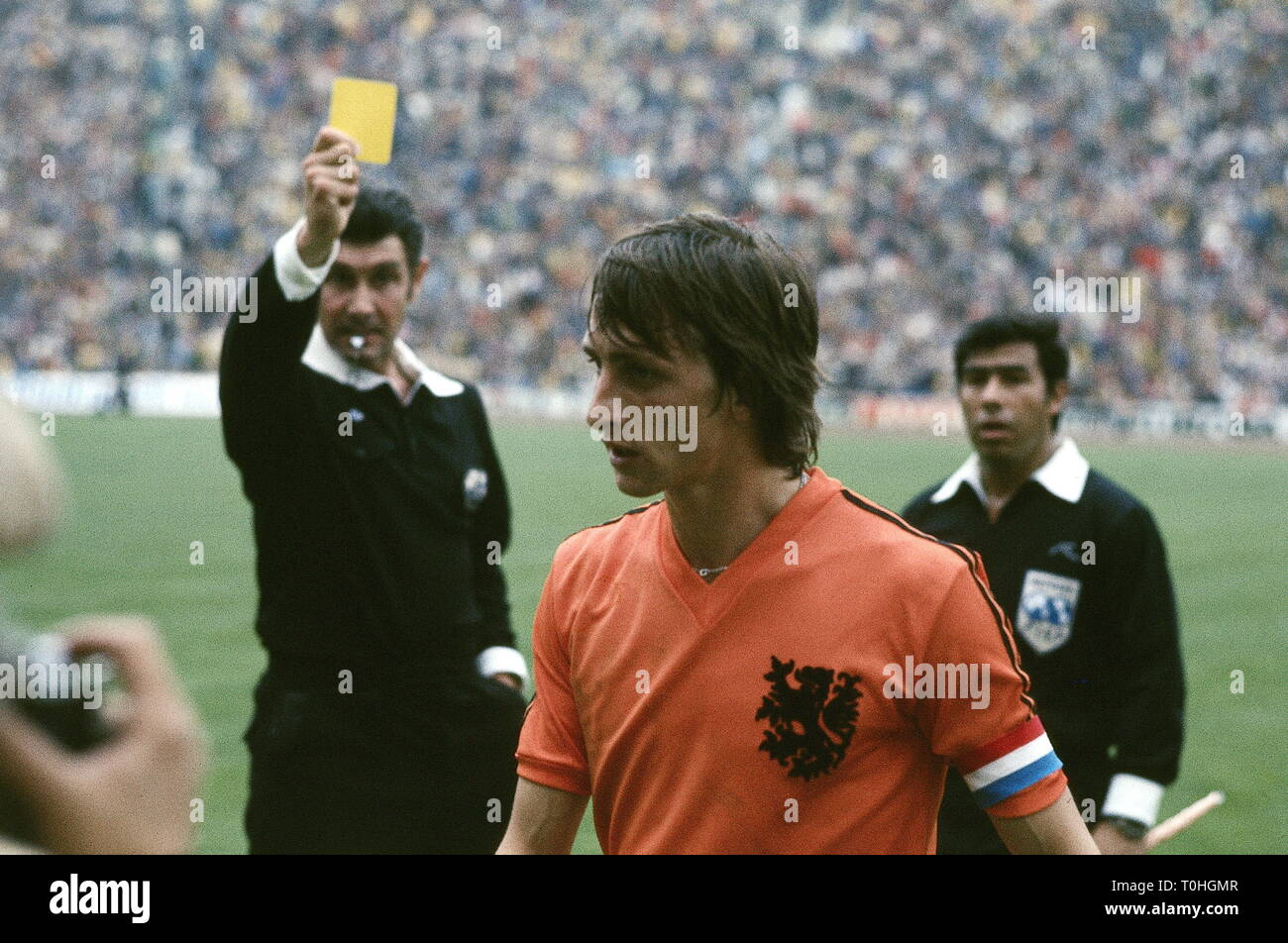 Sports, football, championnat du monde, championnat du monde 1974 Championnat du Monde, finale, finale, l'Allemagne et Pays-Bas (2:1), carton jaune pour Johan Gruyff, Munich, Allemagne, 7.7.1974, Additional-Rights Clearance-Info-Not-Available- Banque D'Images