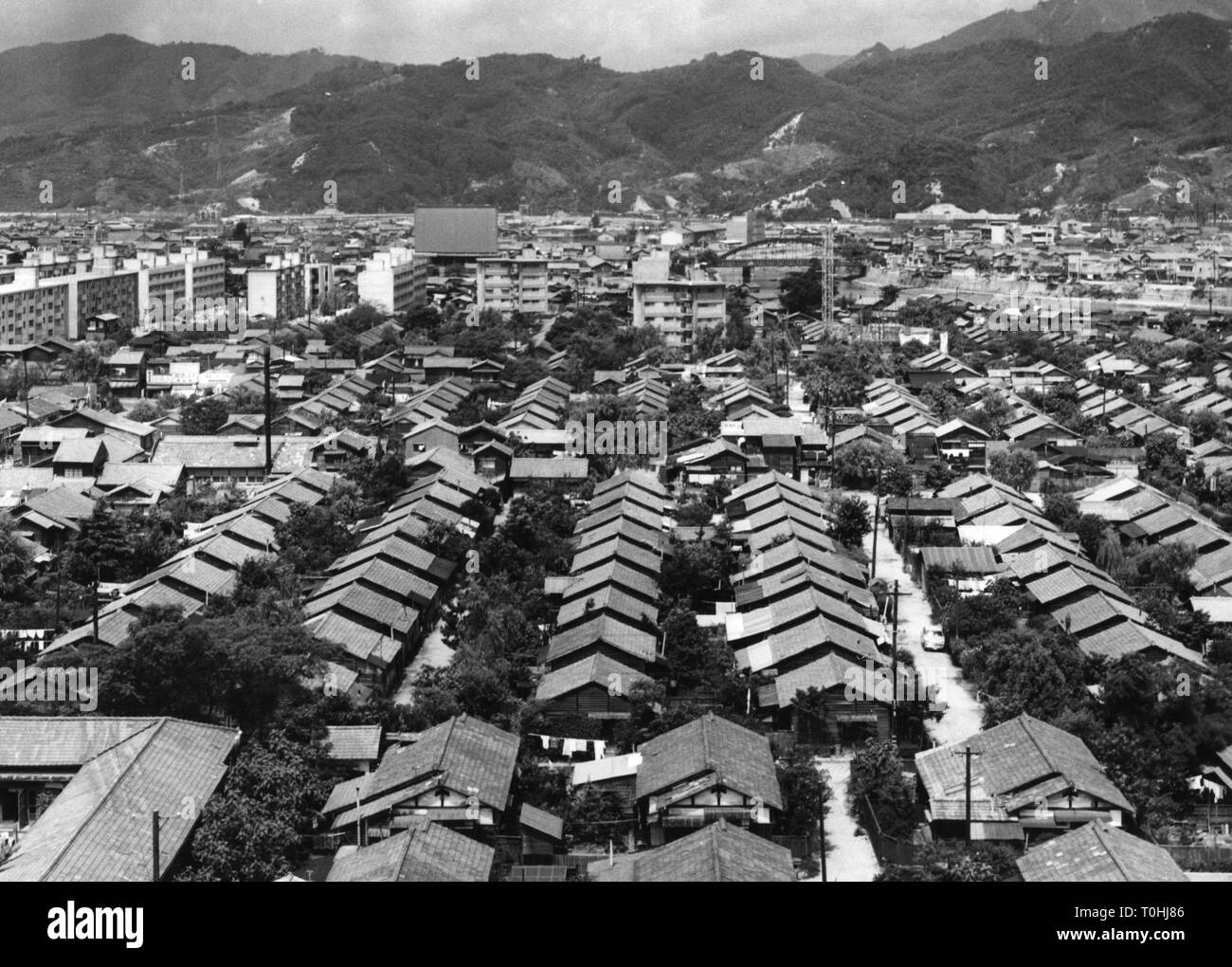 Géographie / voyages, Japon, villes, Hiroshima, vue sur la ville / paysages urbains, ministère de la ville reconstruite avec 70 appartements, 1960 Additional-Rights Clearance-Info-Not-Available- Banque D'Images