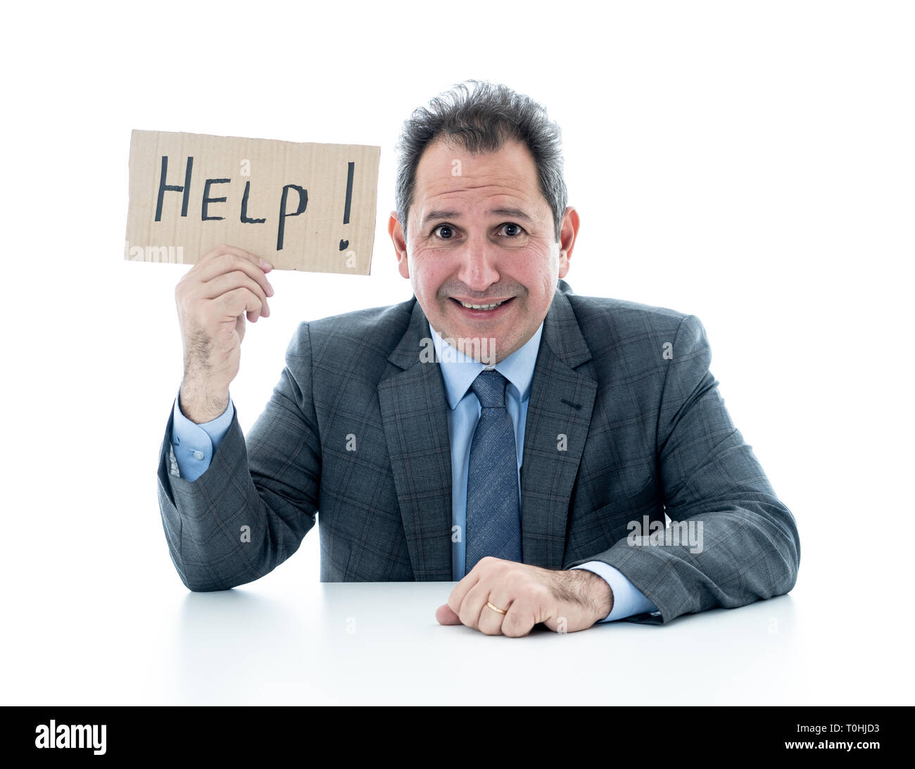 Âge moyen de dépression caucasian businessman désespéré et fatigué tenant une aide connexion à la colère, frustré et malheureux. En affaires et le stress au w Banque D'Images