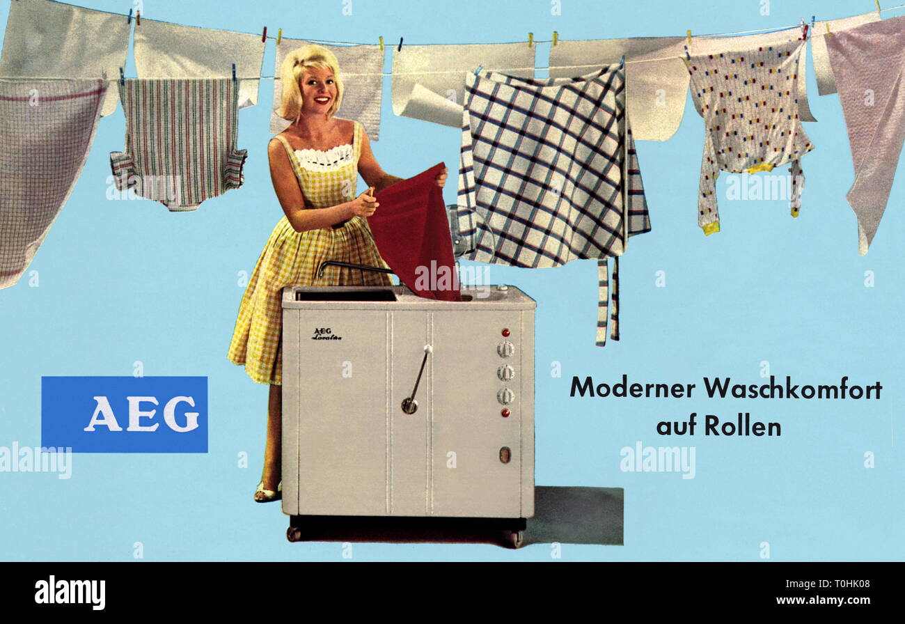 La publicité, ménage, femme au foyer avec lave-linge et lave-linge, la publicité pour l'association 'AEG' Lavalux, la machine à laver et sèche-linge comme une unité, prix d'origine 1957 : 940 jusqu'à 1110 DM DM, selon version, Allemagne, 1957, Additional-Rights Clearance-Info-Not-Available- Banque D'Images