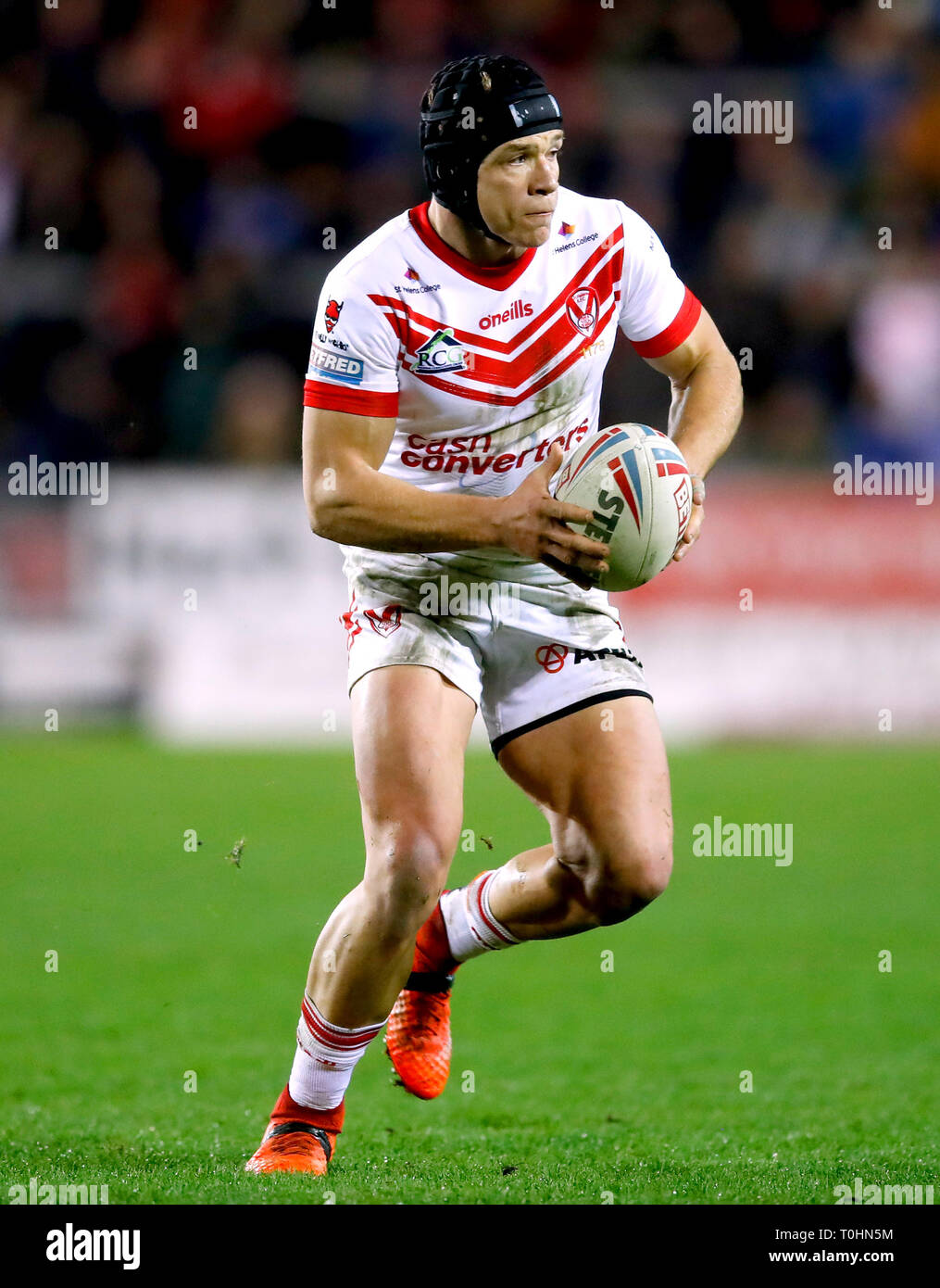 St Helens Saints' Jonny Lomax en action contre les London Broncos, au cours de la Super League Betfred match au stade totalement méchants, St Helens. Banque D'Images