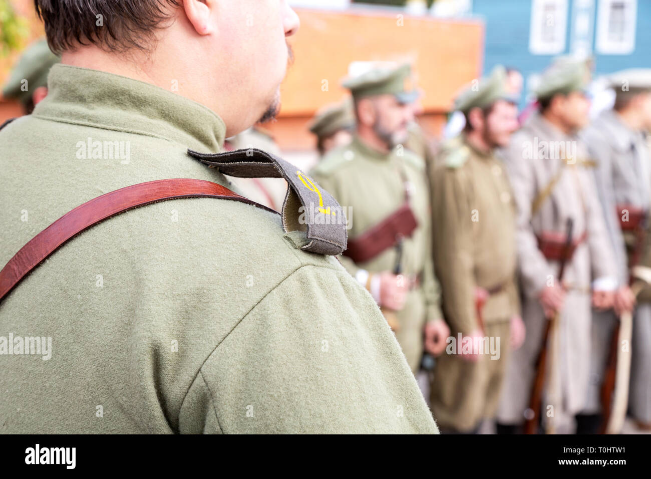 Samara, Russie - 6 octobre 2018 : des membres non identifiés de reconstitution historique bataille dans la guerre civile russe en 1918 Banque D'Images