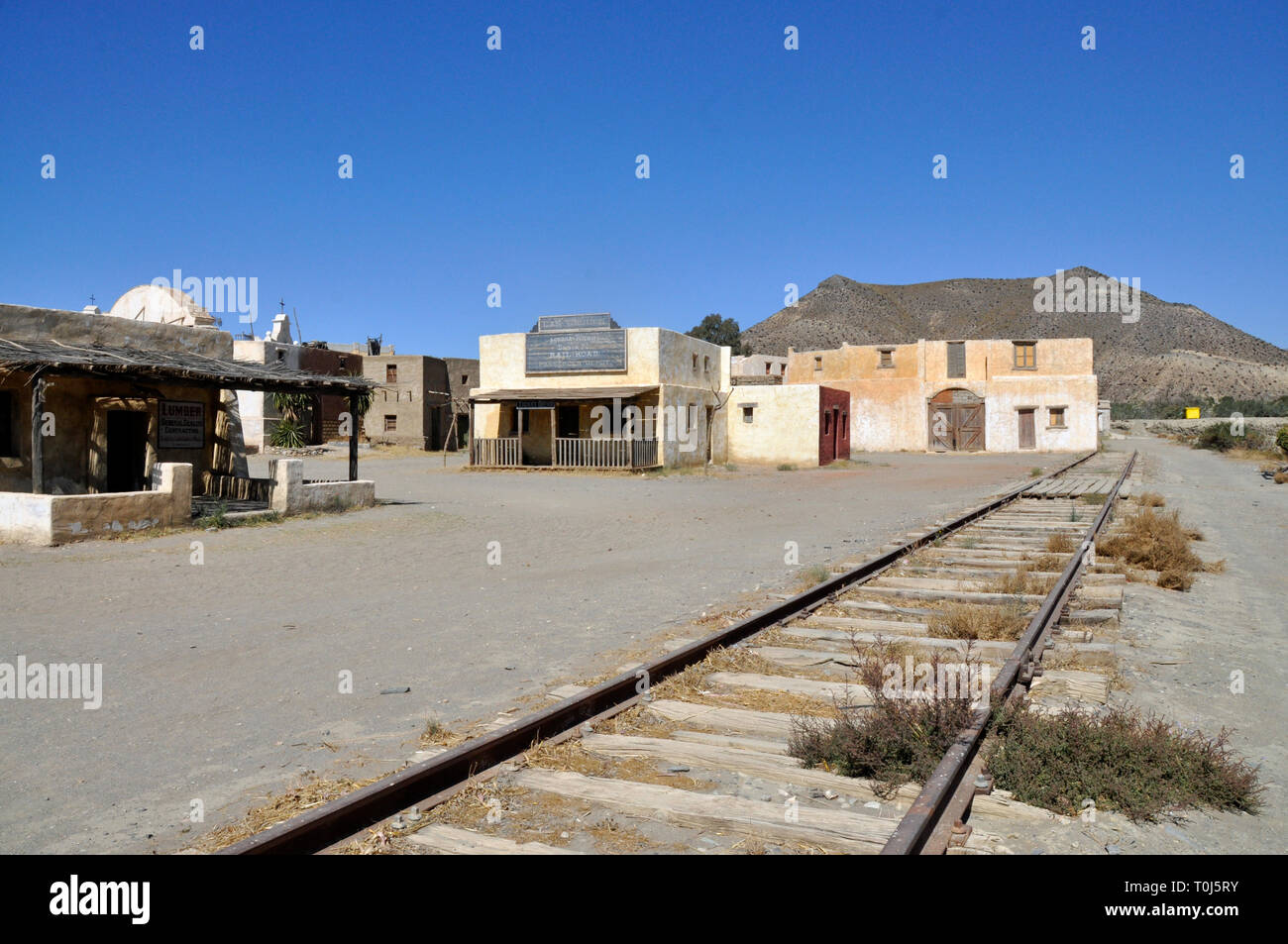 Le chemin de fer à Fort Bravo western parc à thème de Tabernas, Almeria, Espagne anciennement un décor de cinéma pour les films hollywoodiens. Banque D'Images