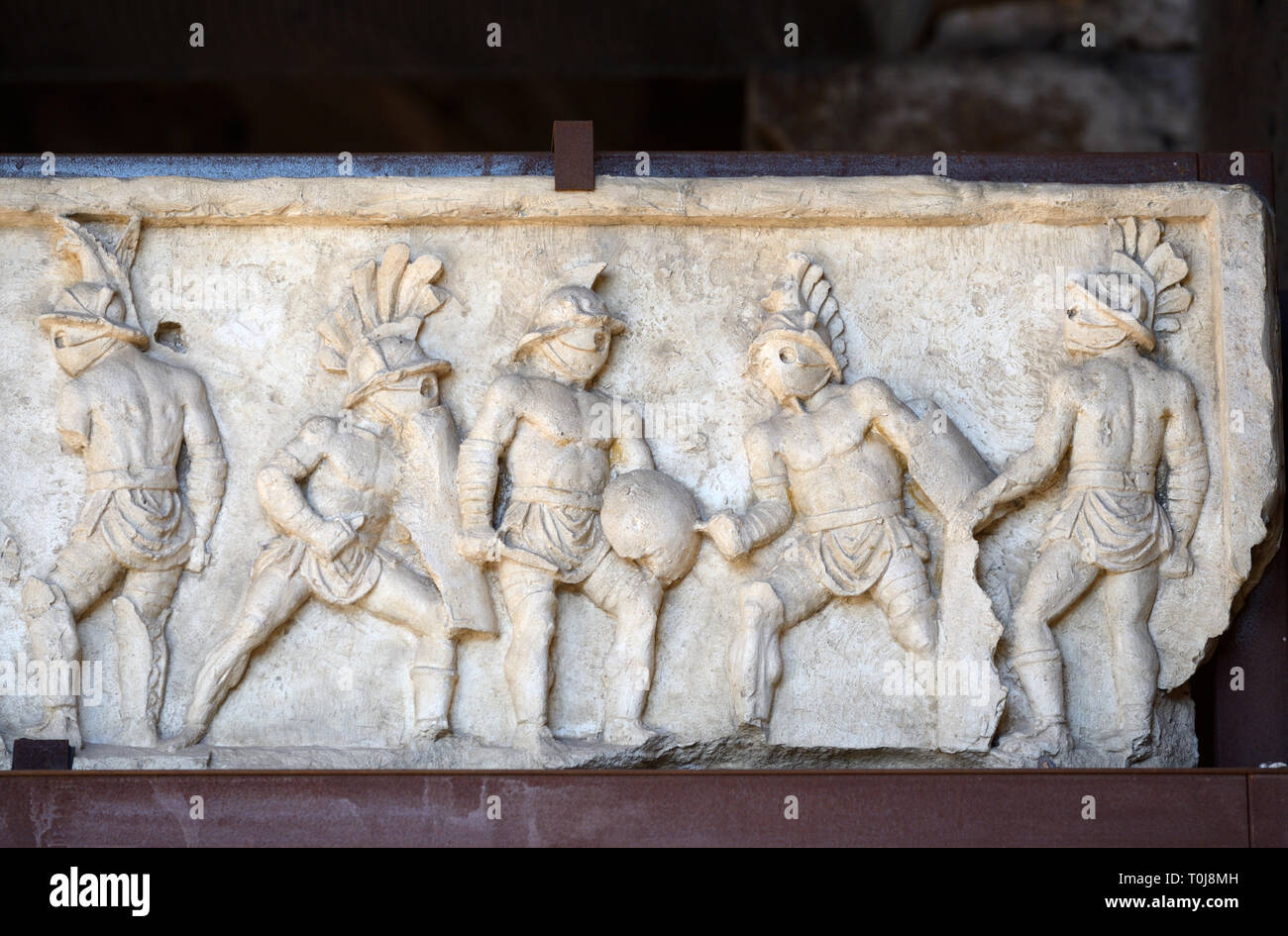 Marbre sculpté frise de gladiateurs Romains à partir de la Nécropole à