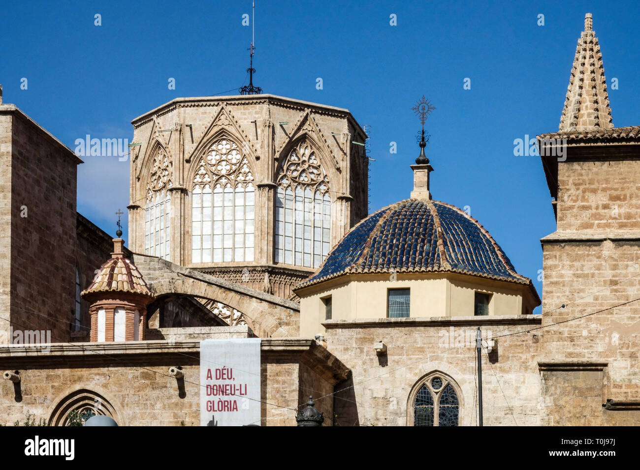 Valence Espagne bâtiment de la ville du XIIIe siècle Cathédrale de Valence Tour carrelée Dôme centre historique Ciutat Vella Banque D'Images