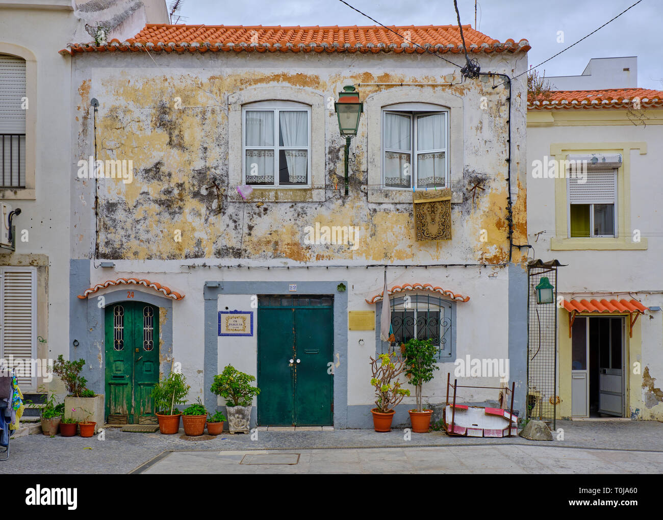 Village typiquement portugais façade de maison. Exemple d'architecture et urbanisme de la campagne. Banque D'Images