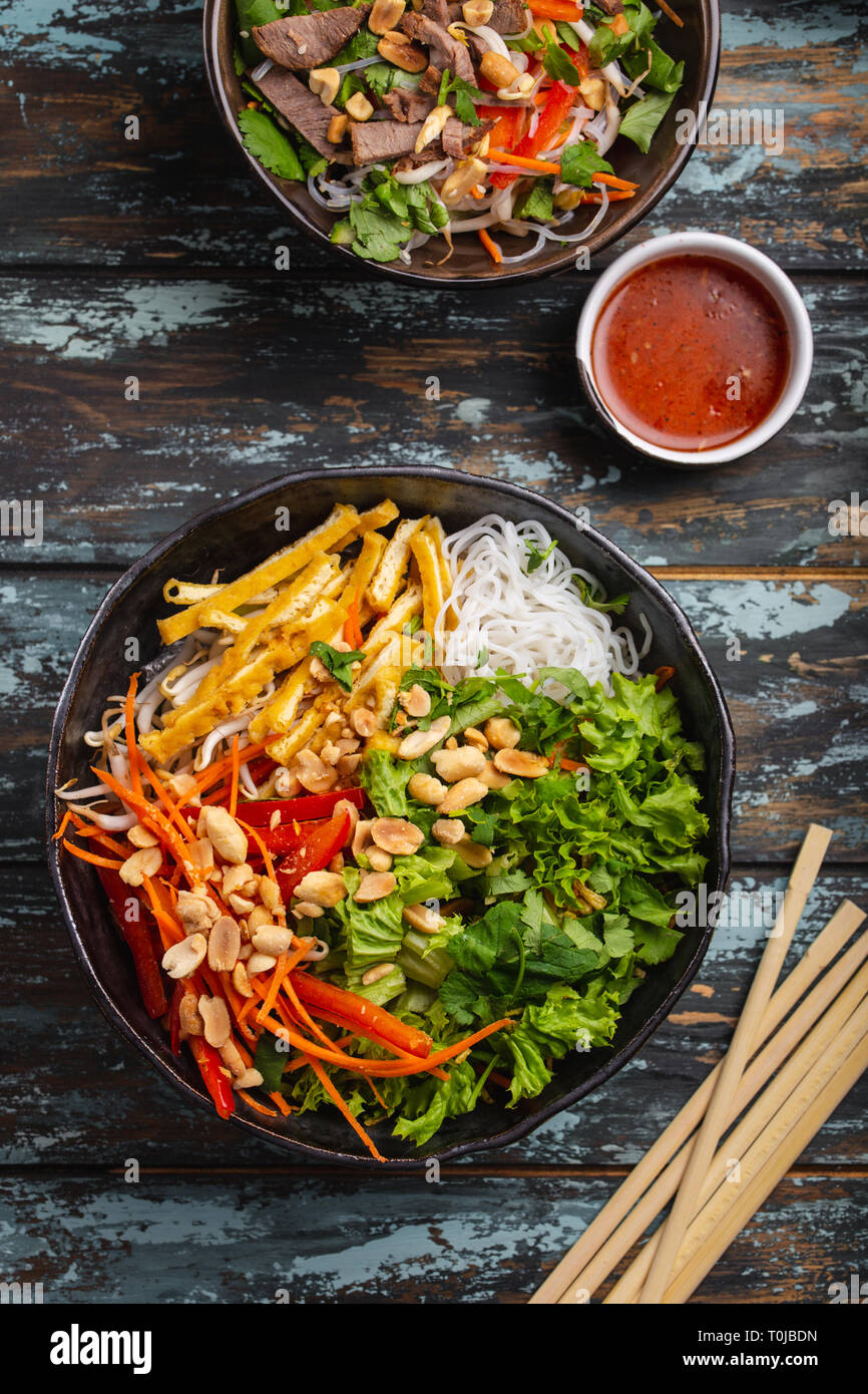 Salade de nouilles asiatique style Banque D'Images