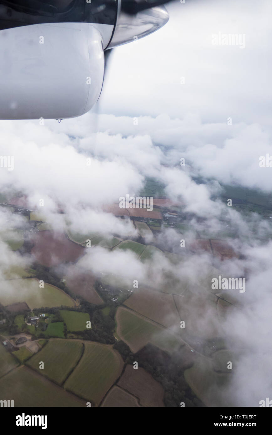 Dans l'air au-dessus de Cornwall : Newquay à St Mary's Skybus, DHC-6 Twin Otter Banque D'Images
