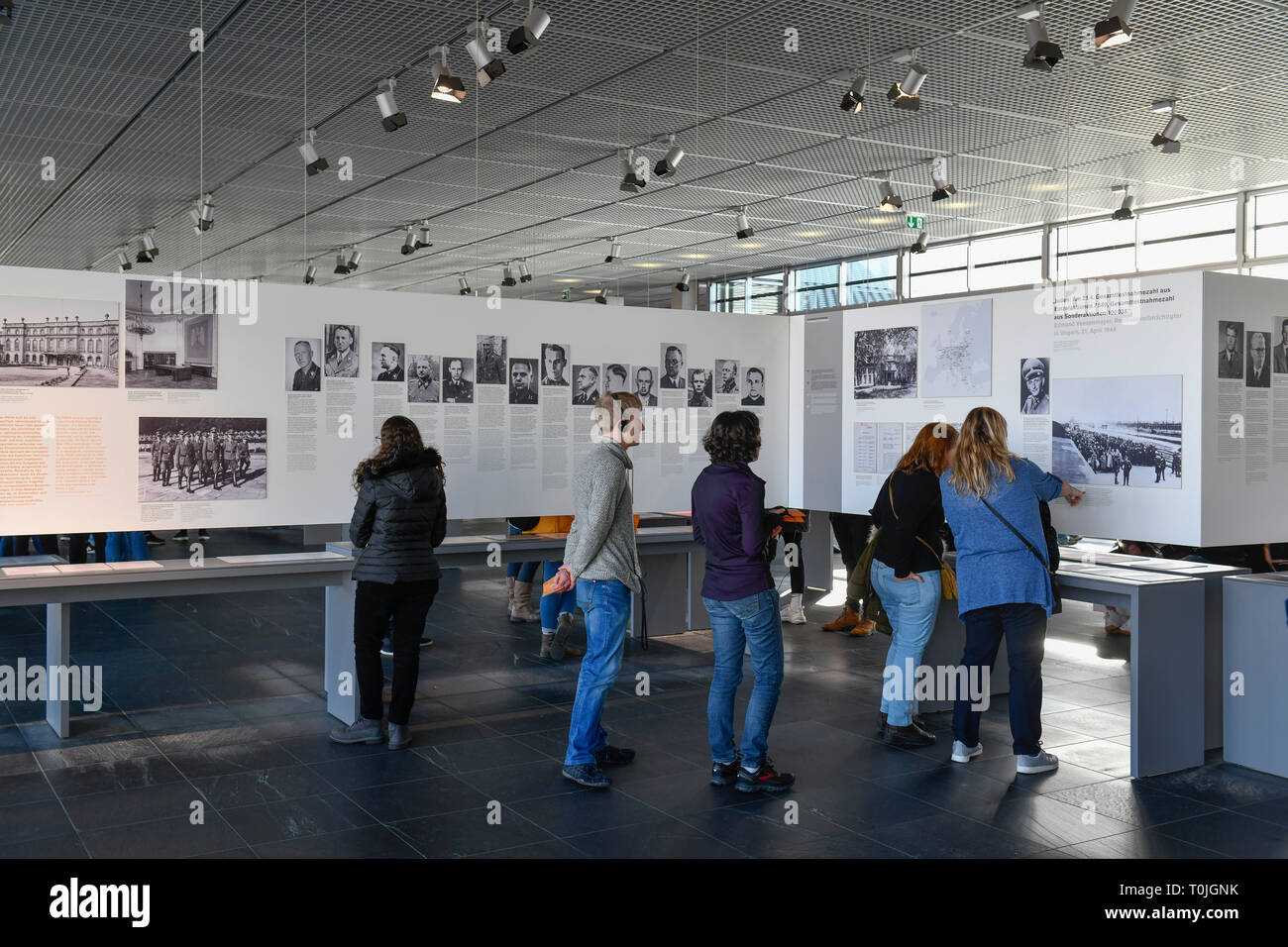 Exposition, topographie de la terreur, Niederkirchnerstrasse, cross montagne, Berlin, Allemagne, Ausstellung, Topographie des terreurs, Kreuzberg, Deutsch Banque D'Images