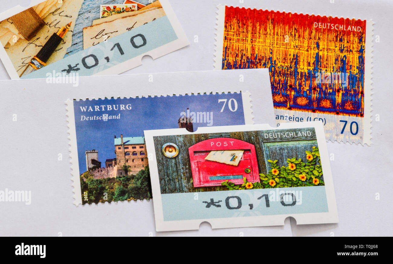 Timbres allemand 70 cents et 10 cents, photo symbolique, Portoerhöhung Deutsche Briefmarken 70 100 10 100 und, Symbolfoto Portoerhöhung Banque D'Images