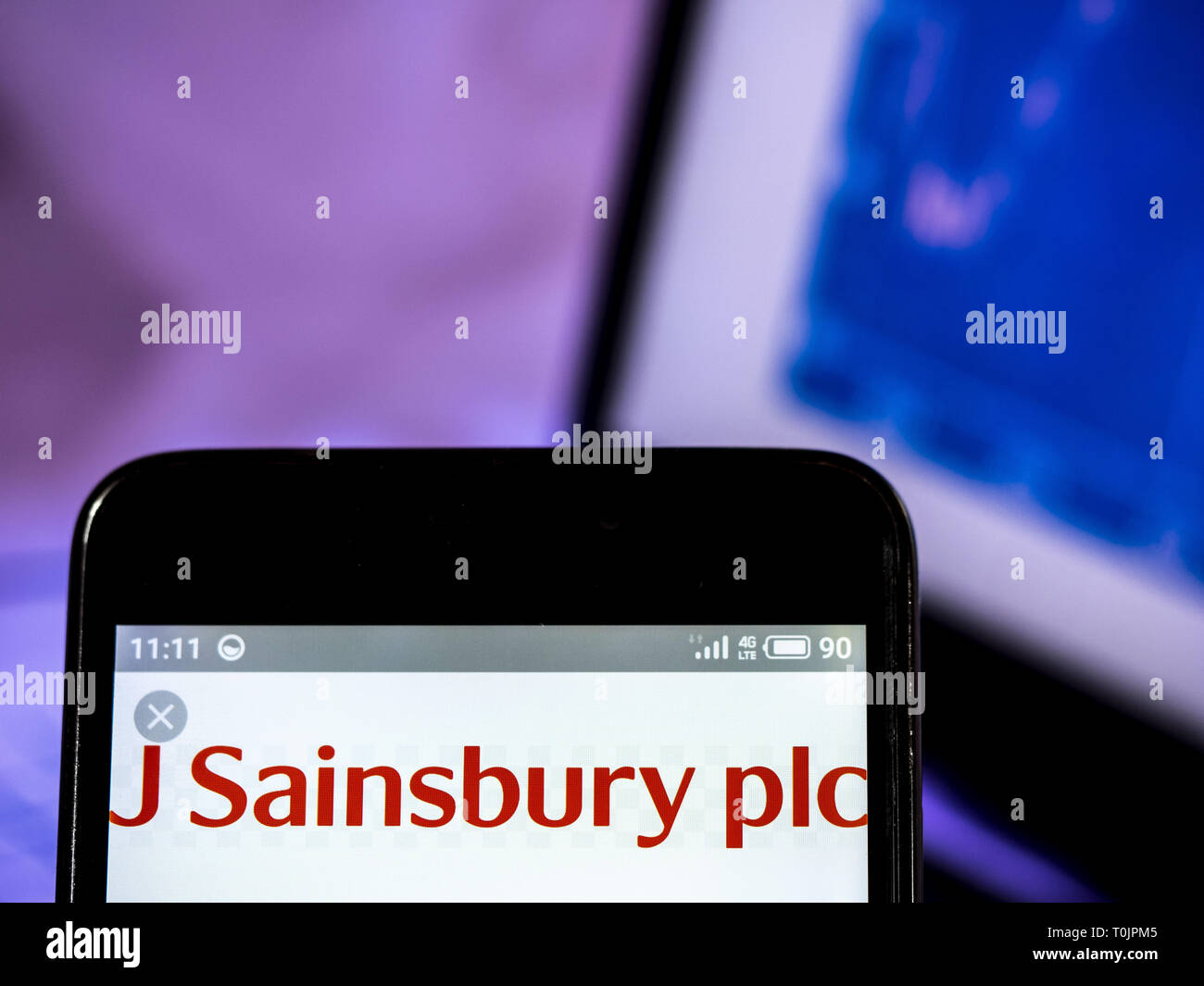 L'Ukraine. Mar 20, 2019. J Sainsbury plc logo de l'entreprise vu affichée sur un téléphone intelligent. Crédit : Igor Golovniov SOPA/Images/ZUMA/Alamy Fil Live News Banque D'Images