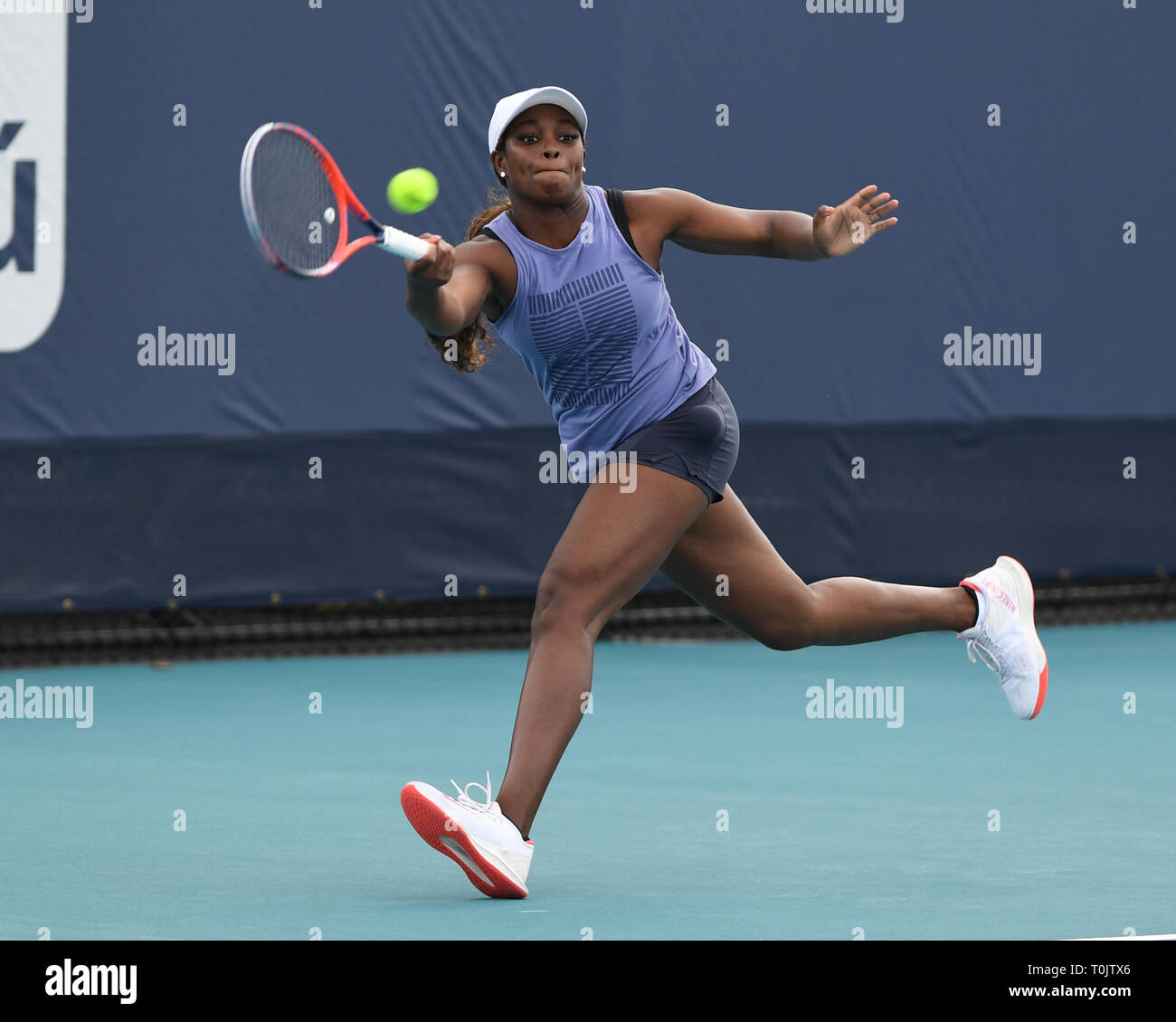 Jardins de Miami en Floride, USA. Mar 20, 2019. Sloane Stephens est vu sur la cour de pratique au cours de l'Open de Miami qui a eu lieu au Hard Rock Stadium le 20 mars 2019 à Miami Gardens, en Floride. Crédit : Credit : Mpi04/Media © 2019 Punch/Alamy Live News Banque D'Images