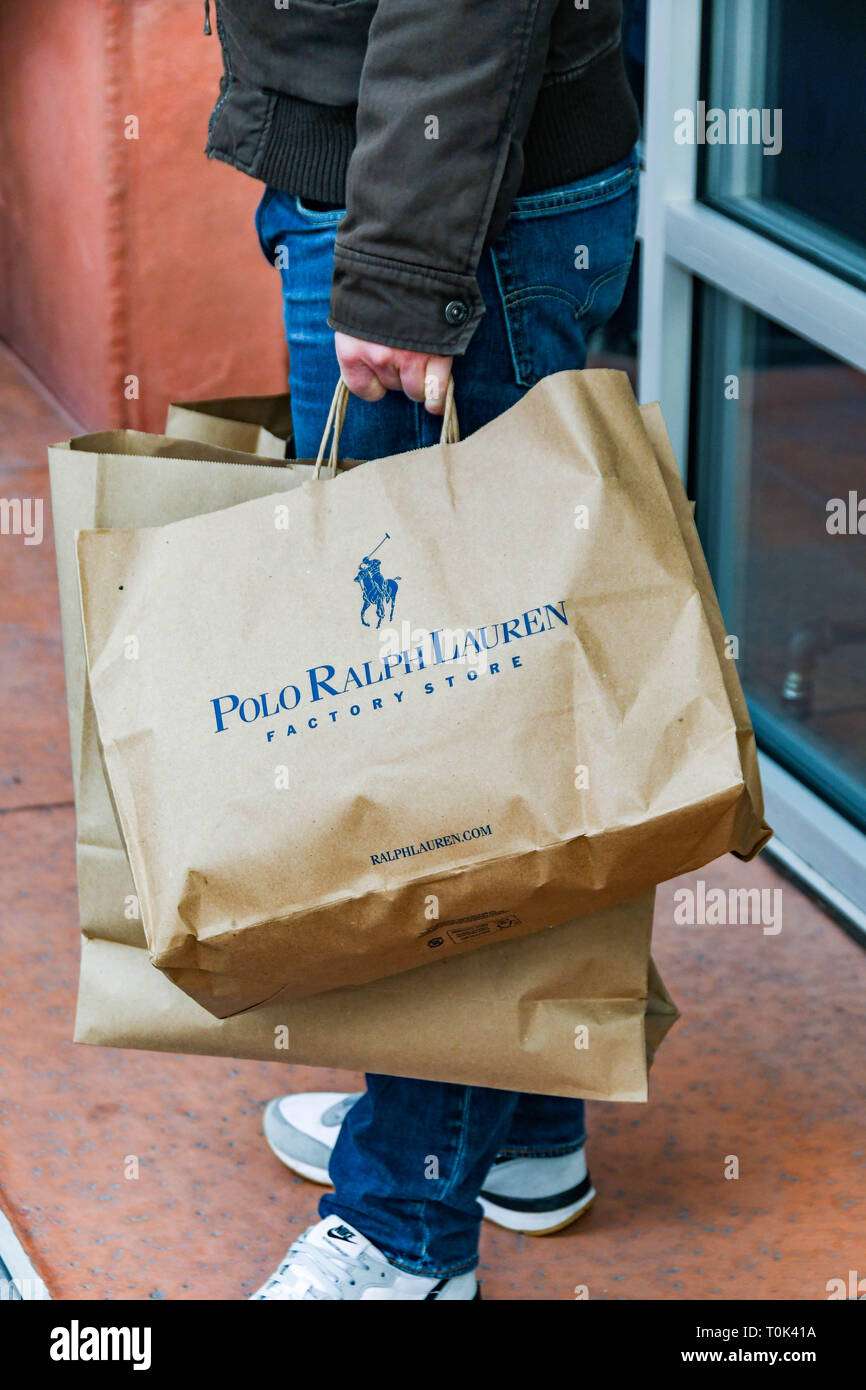 ralph laurent logo