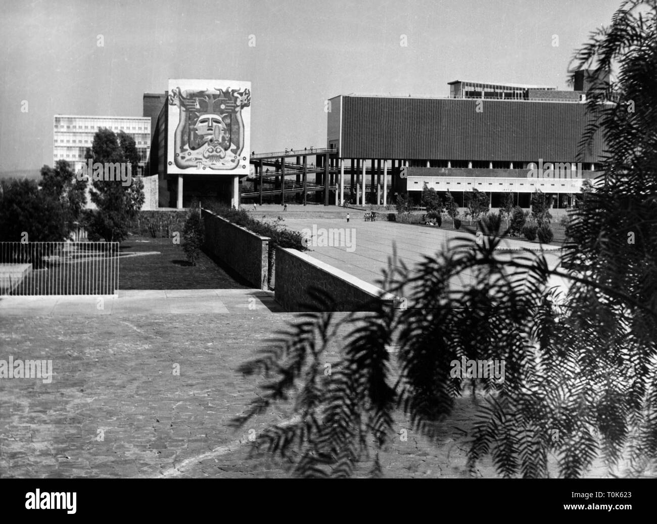 Géographie / voyage, Mexique, Mexico, bâtiments, Université Nationale Autonome du Mexique, faculté de médecine et de bibliothèque, vue extérieure, 1960 Additional-Rights Clearance-Info-Not-Available- Banque D'Images