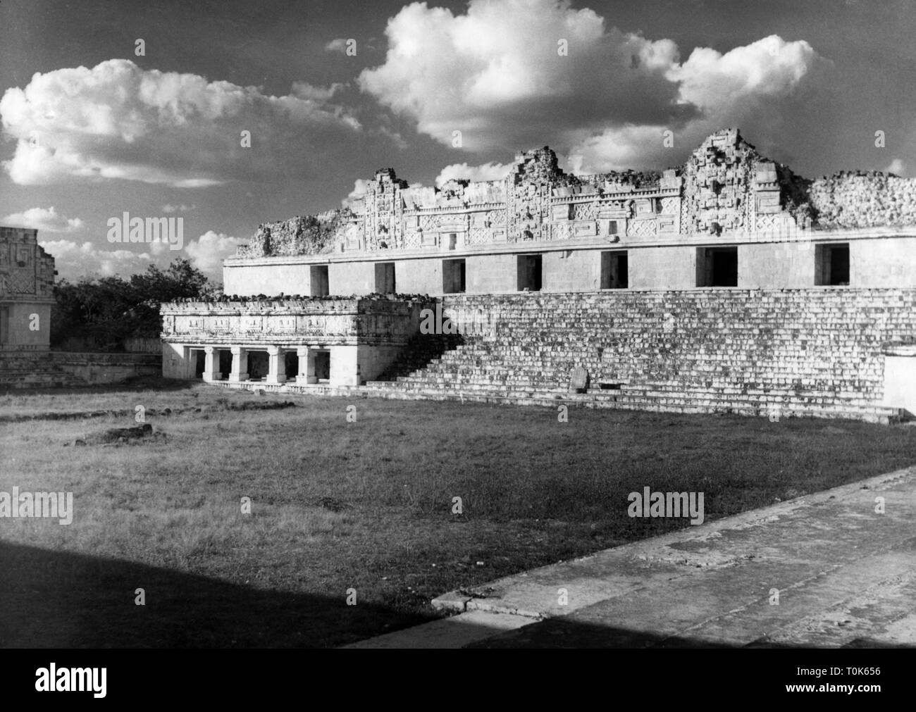 Géographie / voyage, Mexique, Uxmal, ville maya, bâtiments, couvent, ruines, vue extérieure, 1960 Additional-Rights Clearance-Info-Not-Available- Banque D'Images