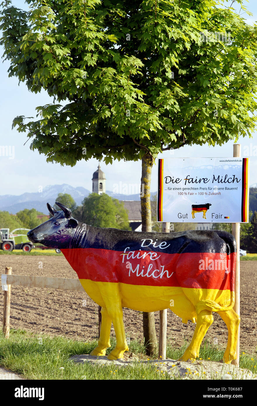 Les aliments, le lait, le lait équitable, de l'art vache Faironika, protester contre le prix du lait faible, pour un prix équitable pour les producteurs de lait, près de Weyarn, Bavière, Allemagne, 14.5.2008, Additional-Rights Clearance-Info-Not-Available- Banque D'Images