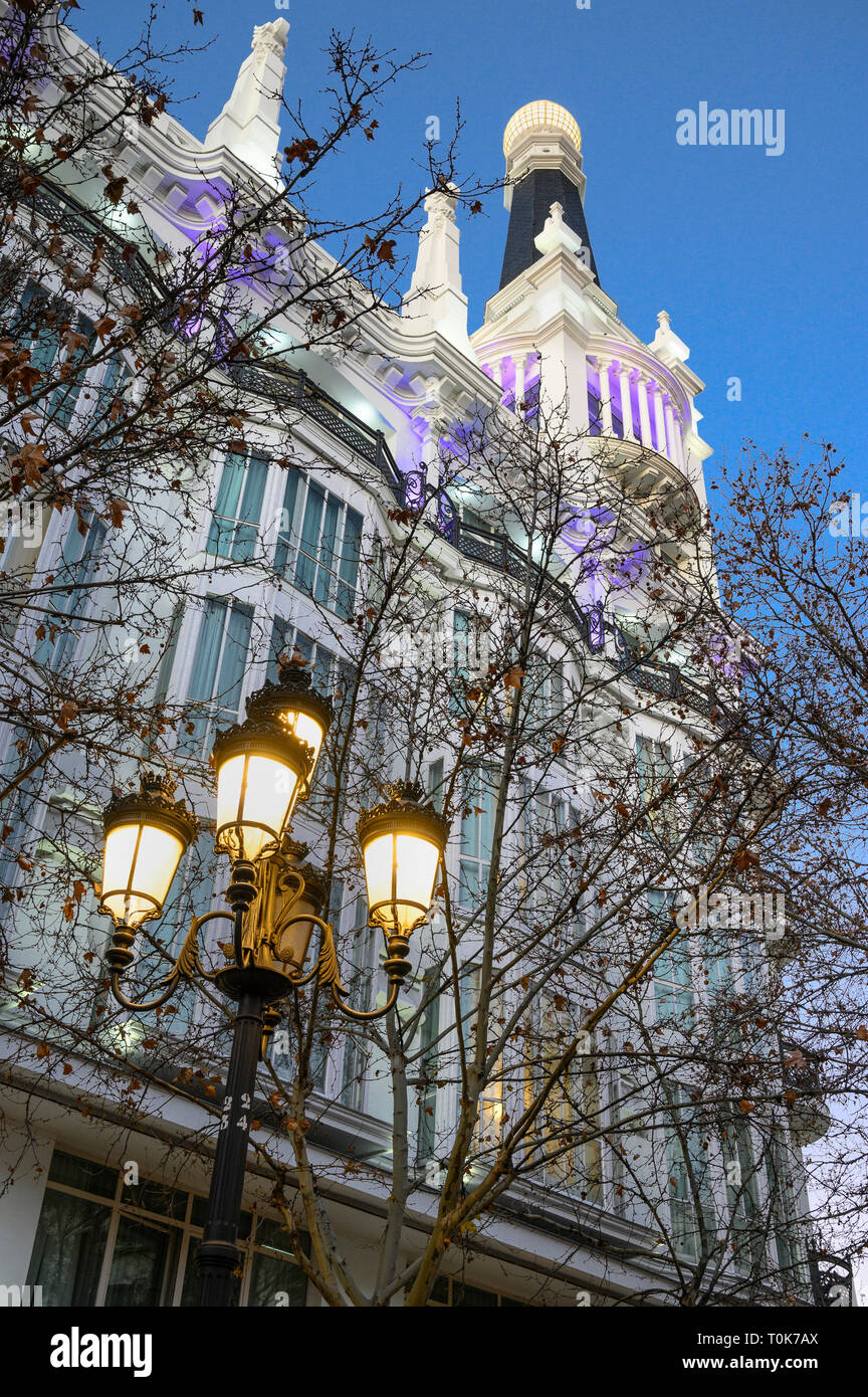 Les années 1920, Reina Victoria Hôtel au coin de la place de l'Ange et la Plaza Santa Ana, le centre de Madrid, Espagne Banque D'Images