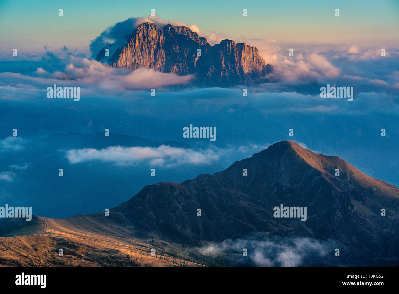 Vue depuis le Rifugio Lagazuoi à la Civetta, Dolomites, Italie Banque D'Images