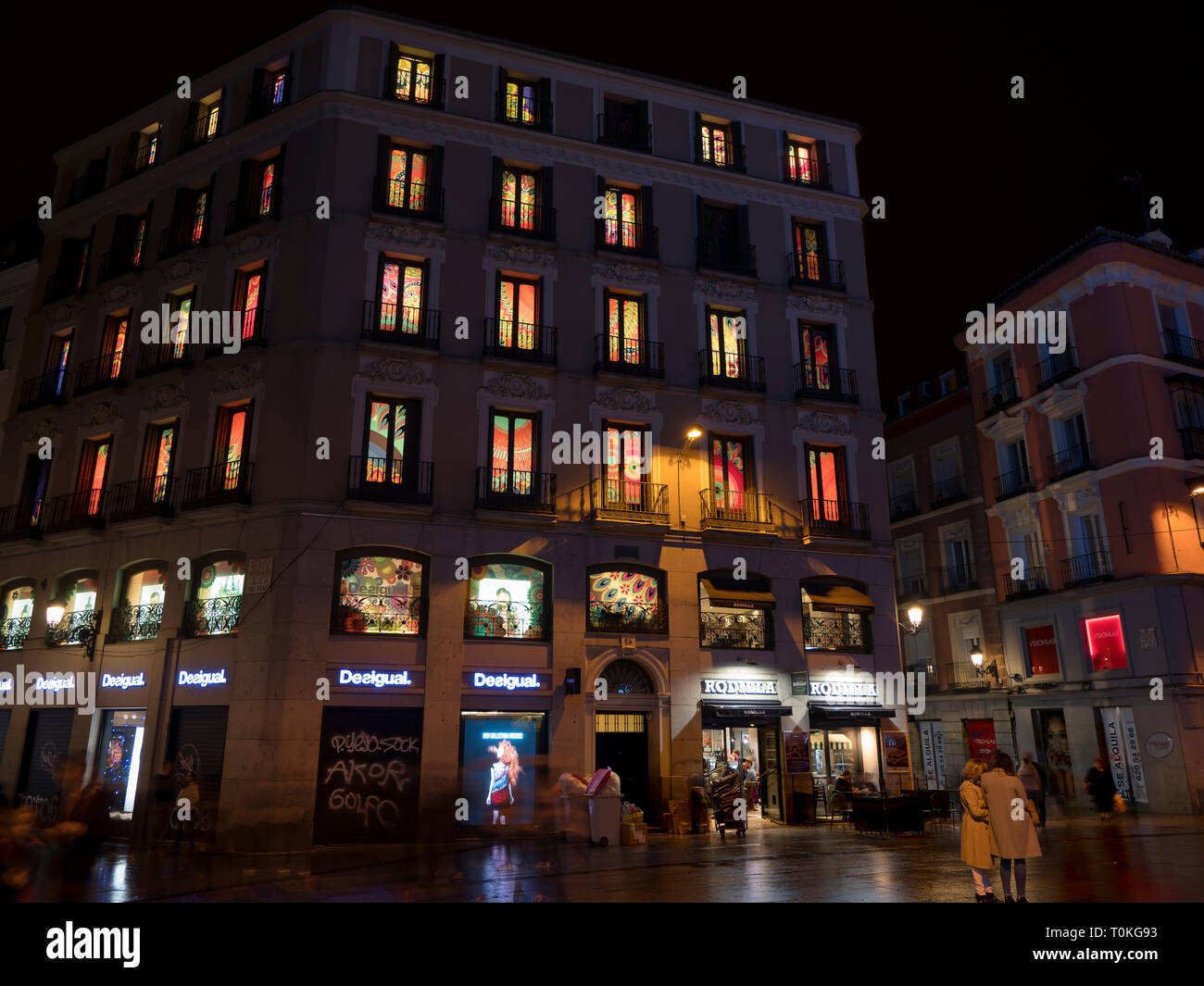 Nuit à Madrid. Image prise à partir de la Plaza del Callao. Banque D'Images