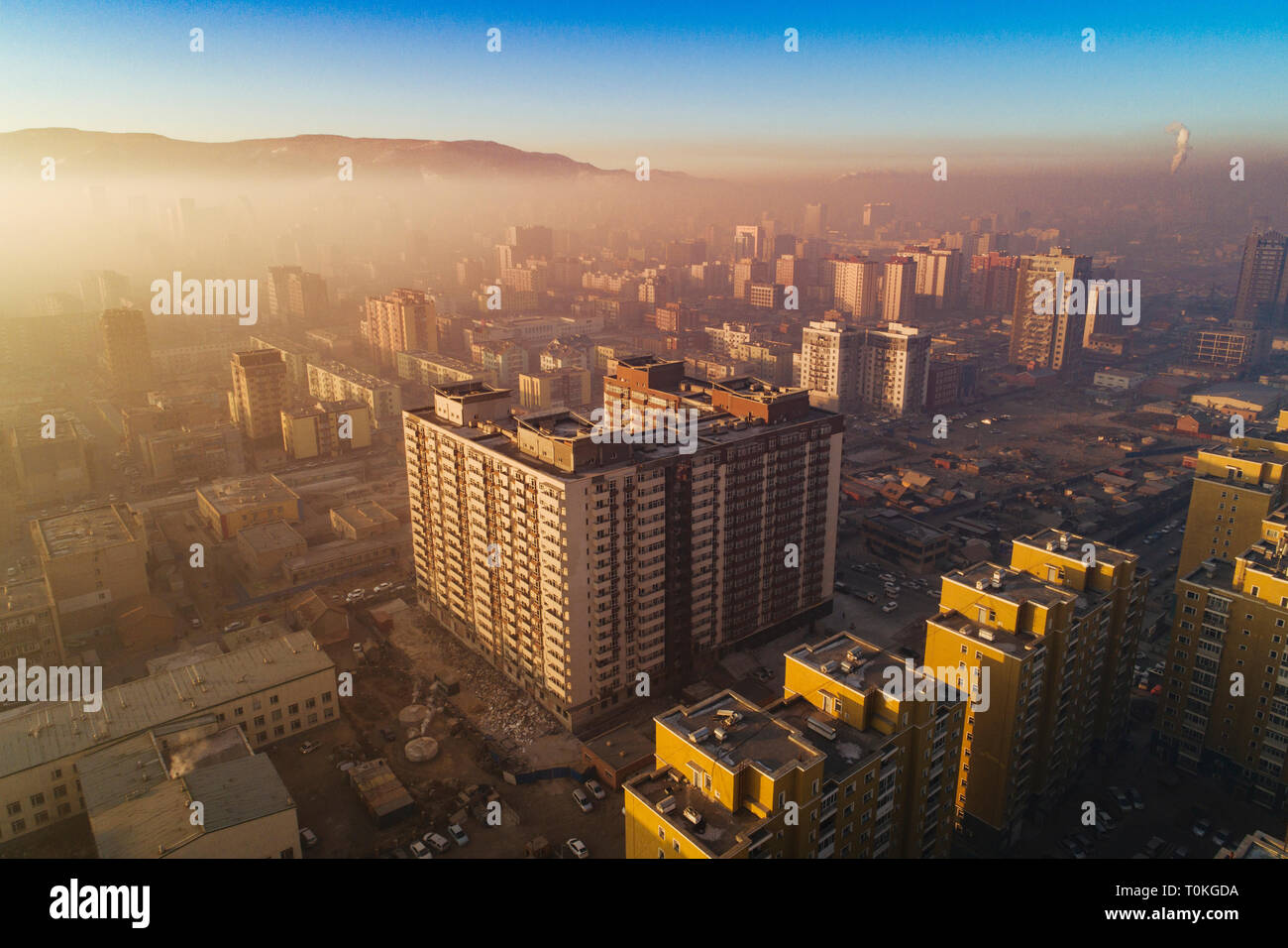 Oulan-bator au lever du soleil avec le smog, la Mongolie Banque D'Images