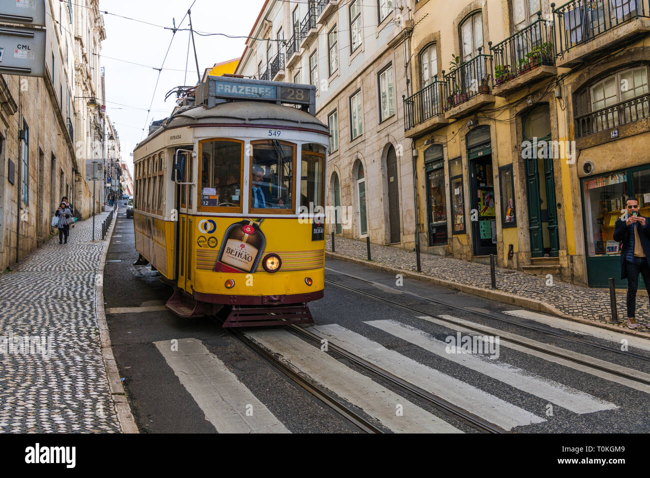 Le tramway à Lisbonne, Portugal Banque D'Images