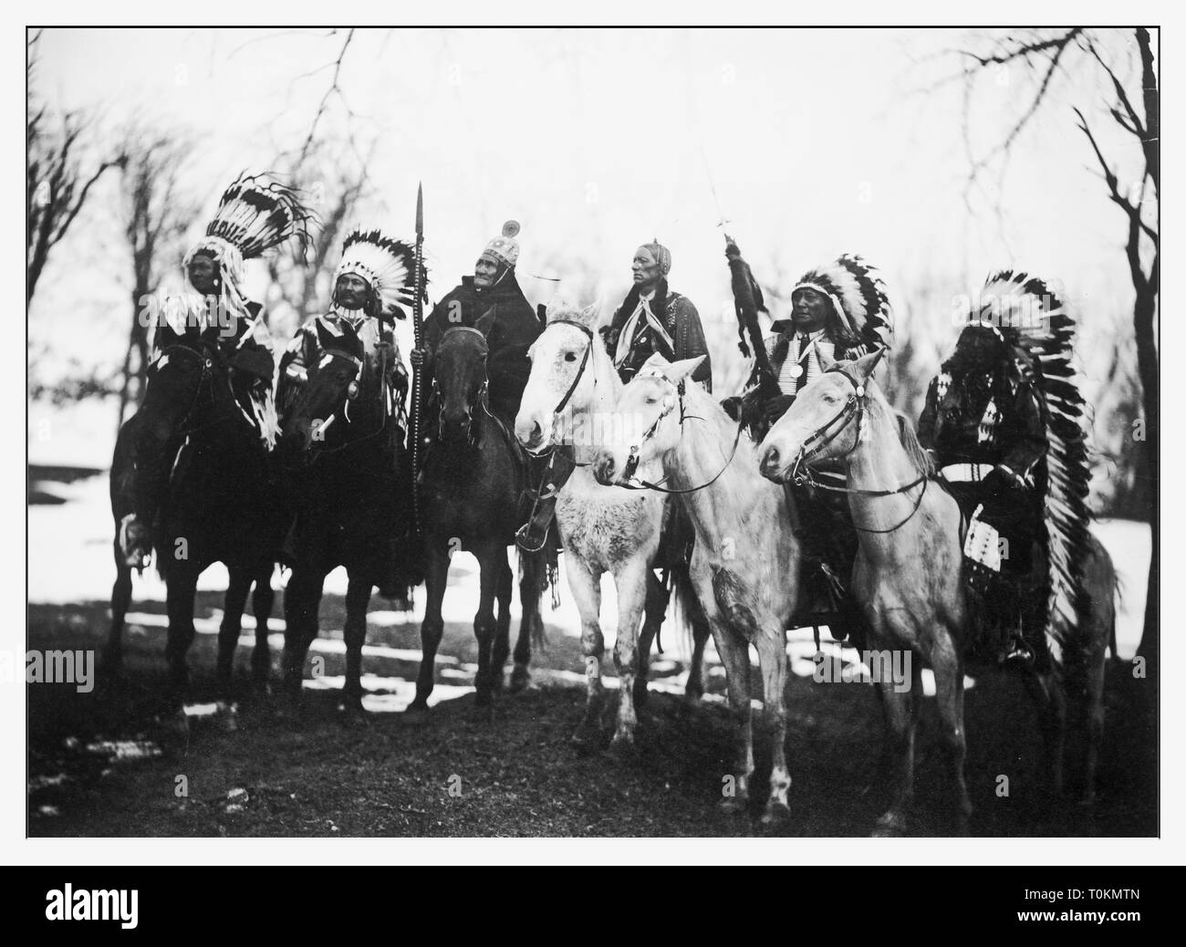 Petite Plume (Piégans), Charley Buckskin (SEI), Geronimo (Apache chiricahua), Quan : Crédit Photo Hollywood Archive / MediaPunch Banque D'Images