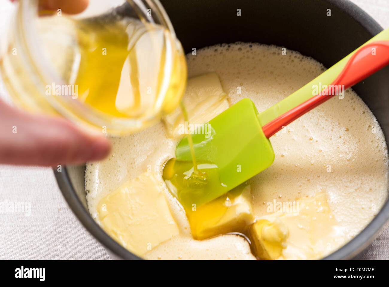 Medovik - gâteau au miel gâteau russe - préparation et ingrédients Banque D'Images