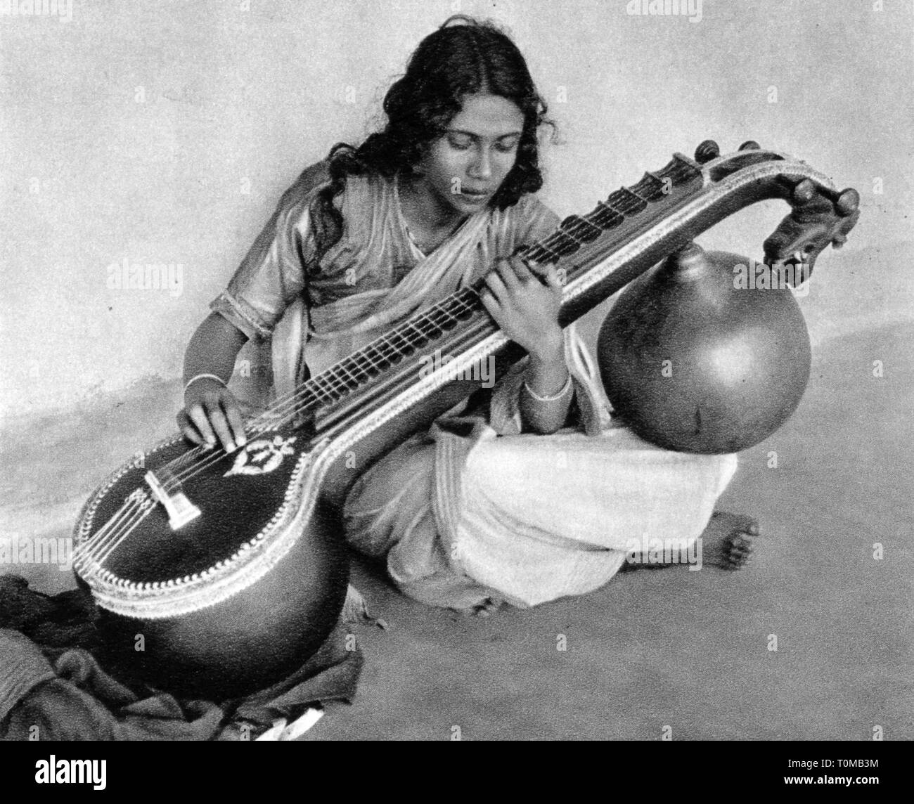 Veena player Banque de photographies et d’images à haute résolution Alamy