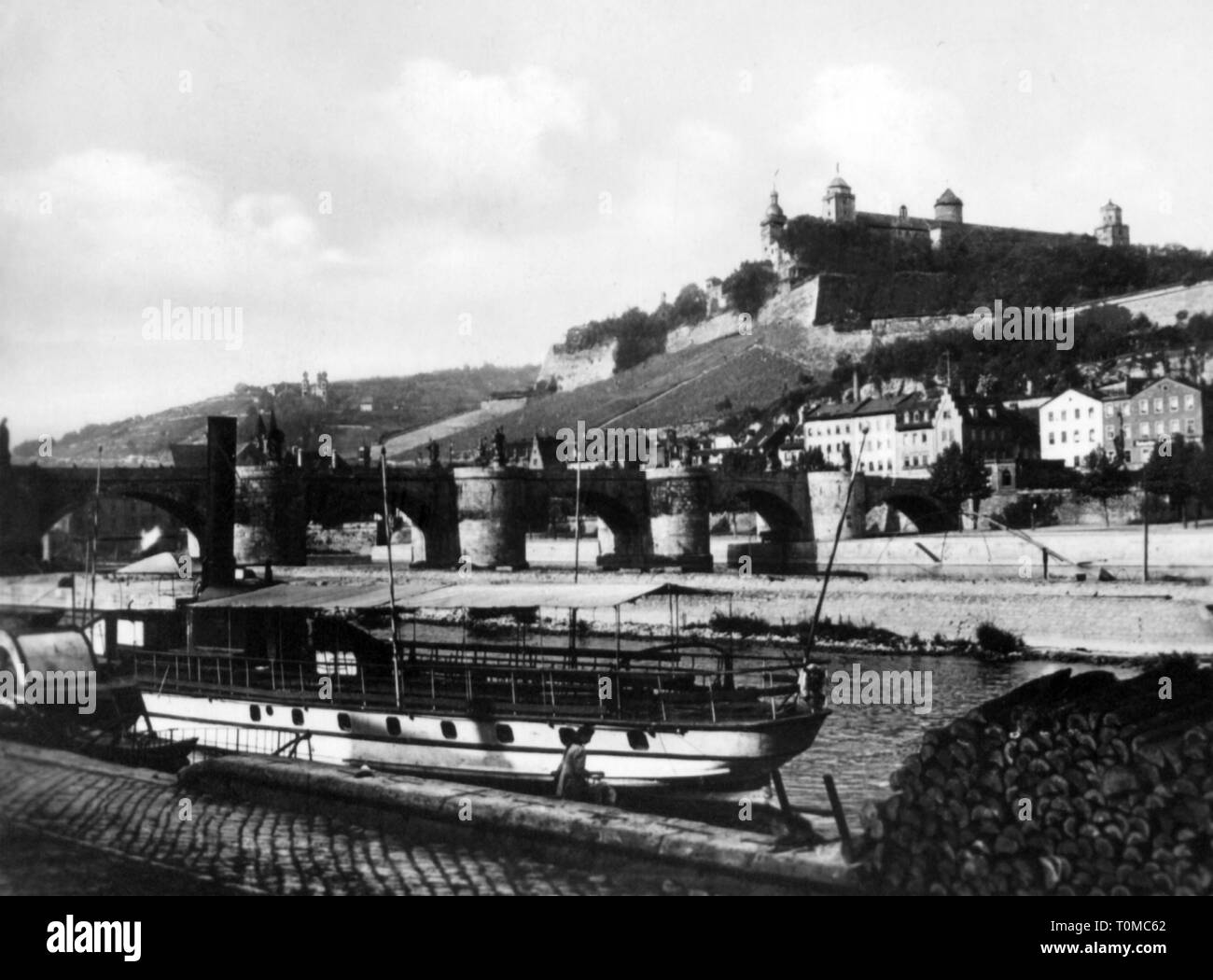 Géographie / voyage, Allemagne, Wuerzburg, ponts, Vieux Pont principal, vue sur la rive ouest, vers 1930, à Additional-Rights Clearance-Info-Not-Available Banque D'Images