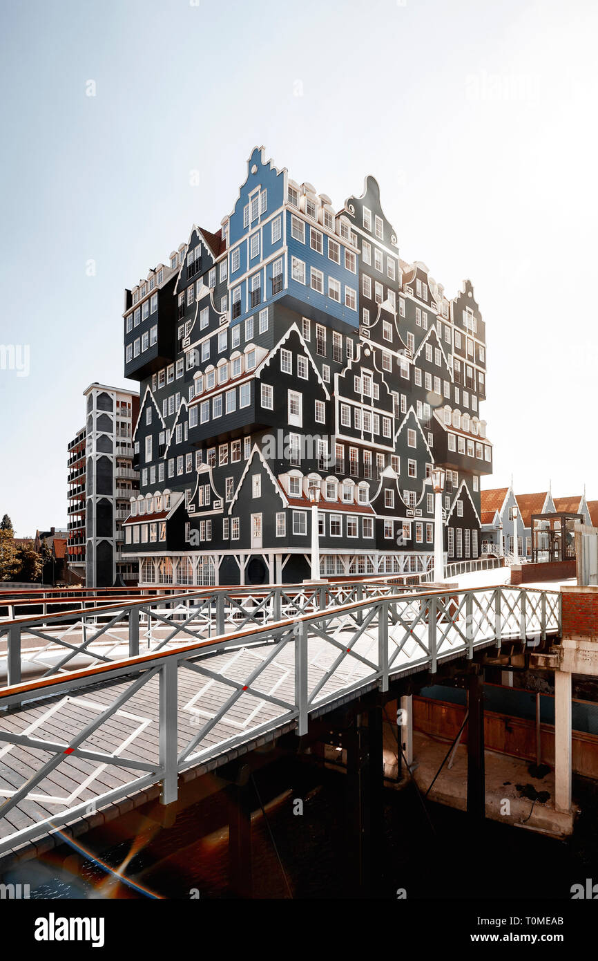 Hôtel avec une architecture exceptionnelle à Zaandam près d'Amsterdam, Pays-Bas Banque D'Images