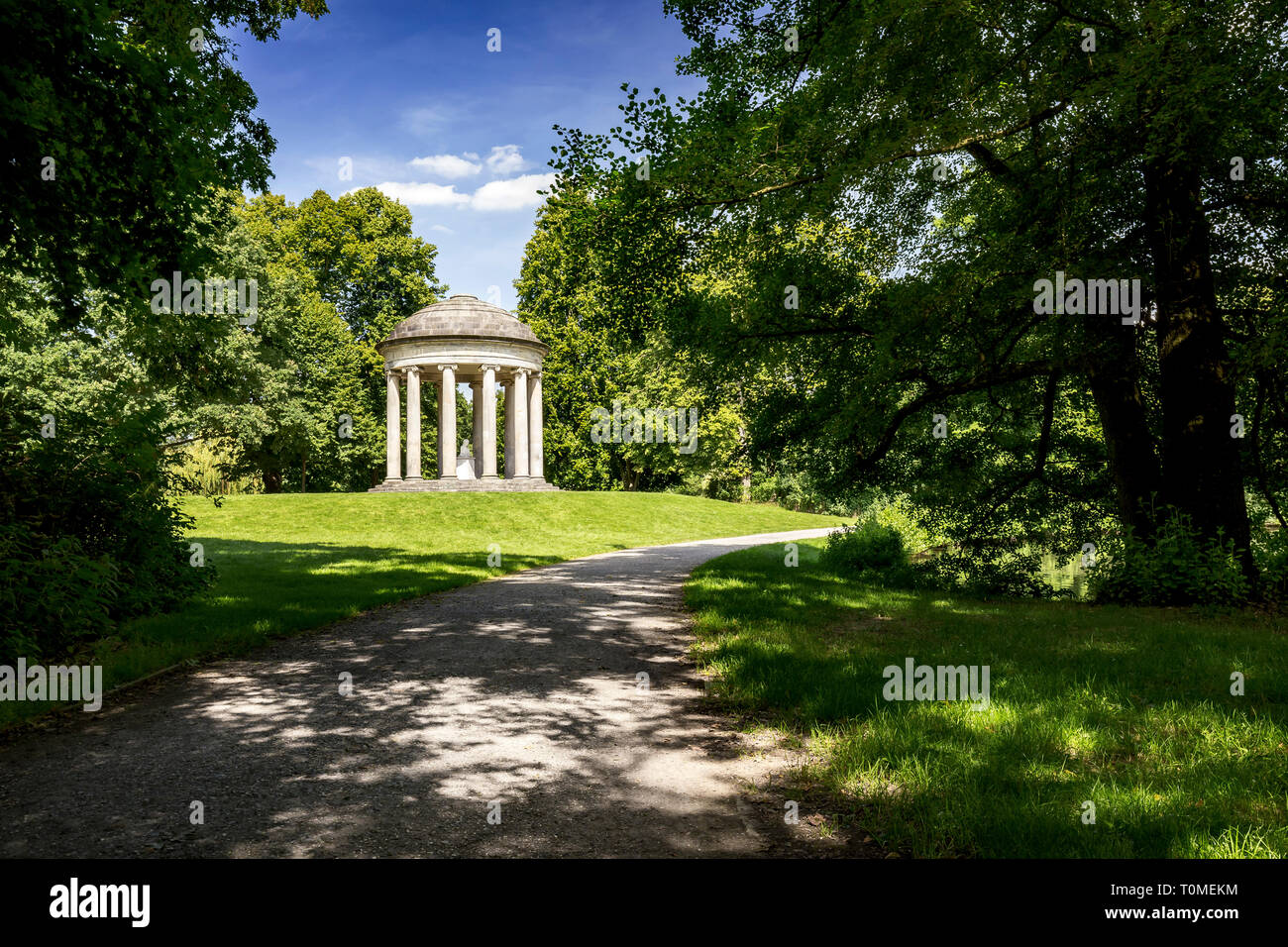 Dans le Temple de Leibniz Georgengarten de Hanovre dans le cadre de l'Herrenhäuser Gardens, Virginia, United States Banque D'Images