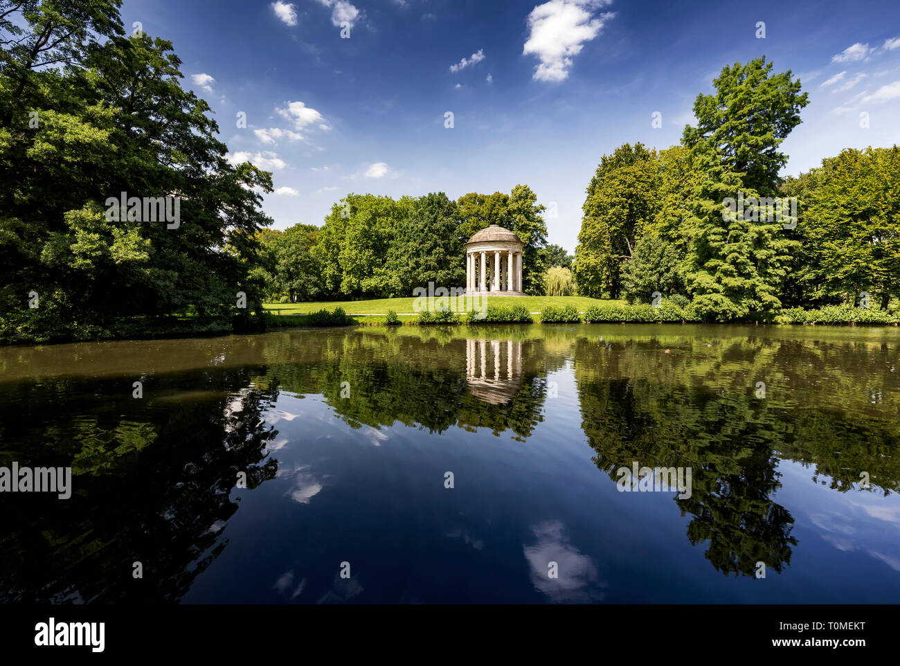 Dans le Temple de Leibniz Georgengarten de Hanovre dans le cadre de l'Herrenhäuser Gardens, Virginia, United States Banque D'Images