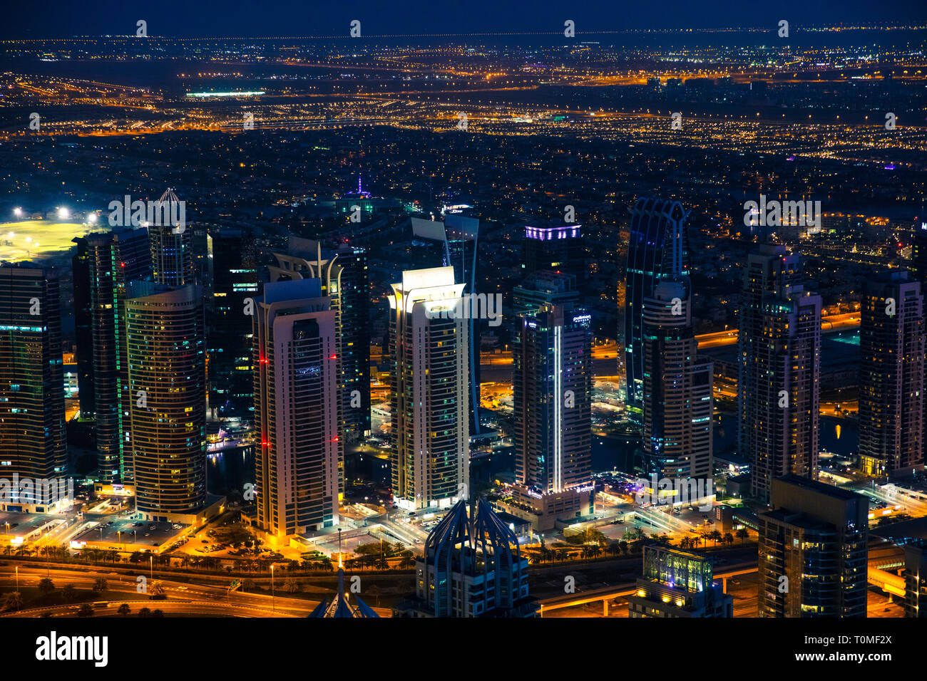 Nuit à DUBAÏ, ÉMIRATS ARABES UNIS Banque D'Images
