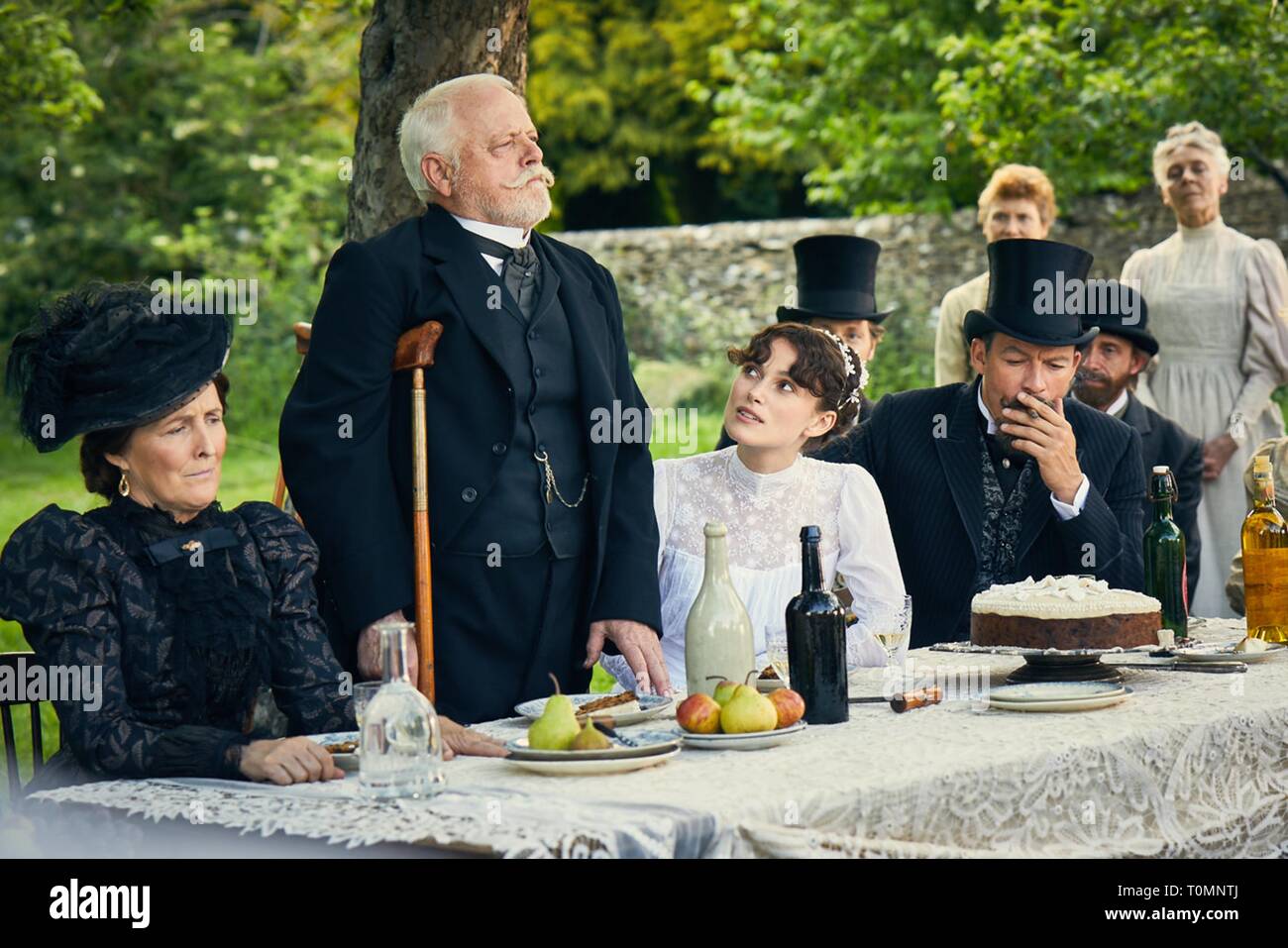 COLETTE (2018) FIONA SHAW ROBERT PUGH Keira Knightley WASH WESTMORELAND (DIR) BLEEKER STREET MEDIA/MOVIESTORE COLLECTION LTD Banque D'Images