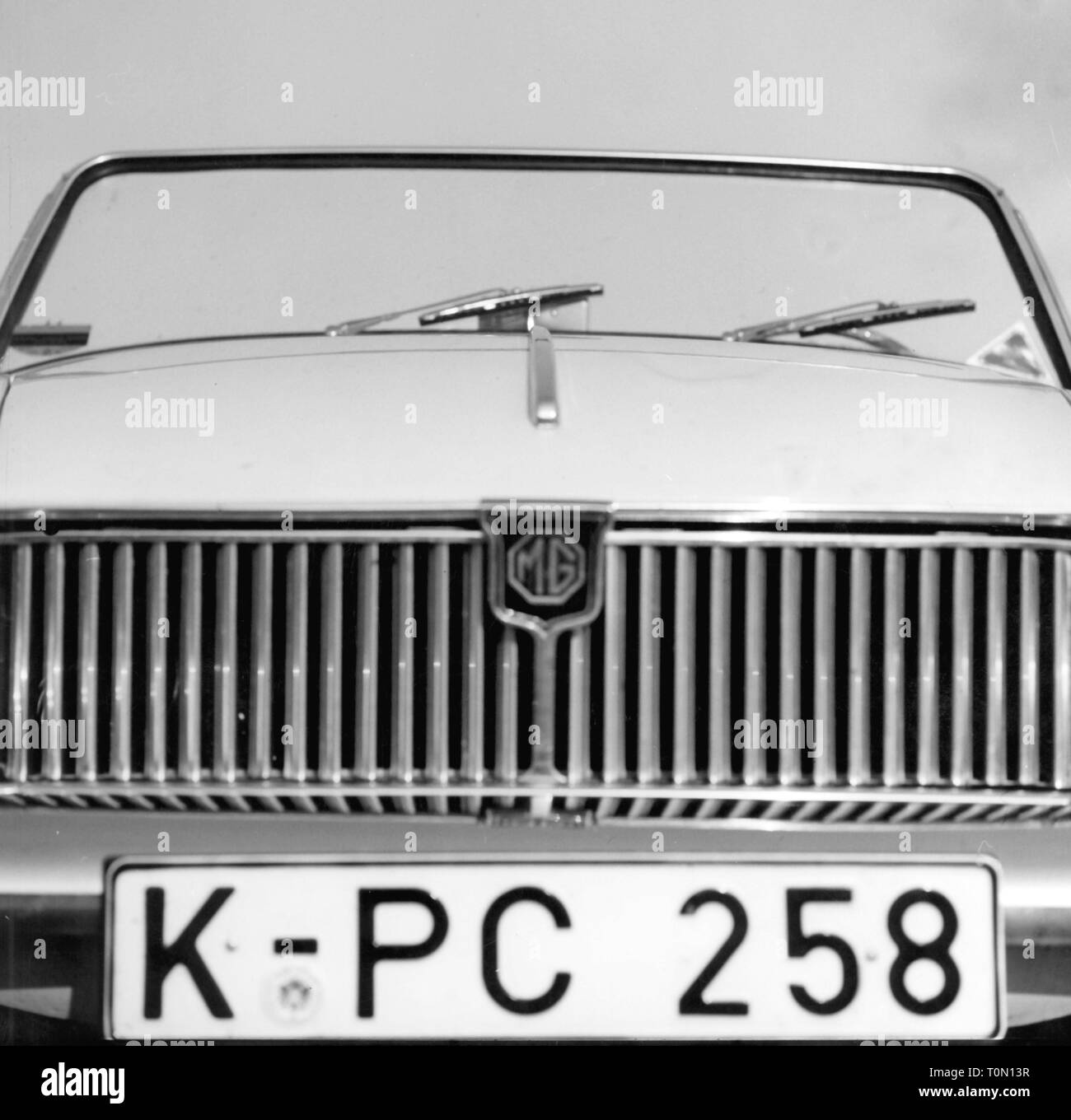 Transport / Transport, voitures, véhicules, MG Midget Mark I, 1961 - 1964, vue de l'avant, détail, numéro de plaque, Cologne 1960, Additional-Rights Clearance-Info-Not-Available- Banque D'Images